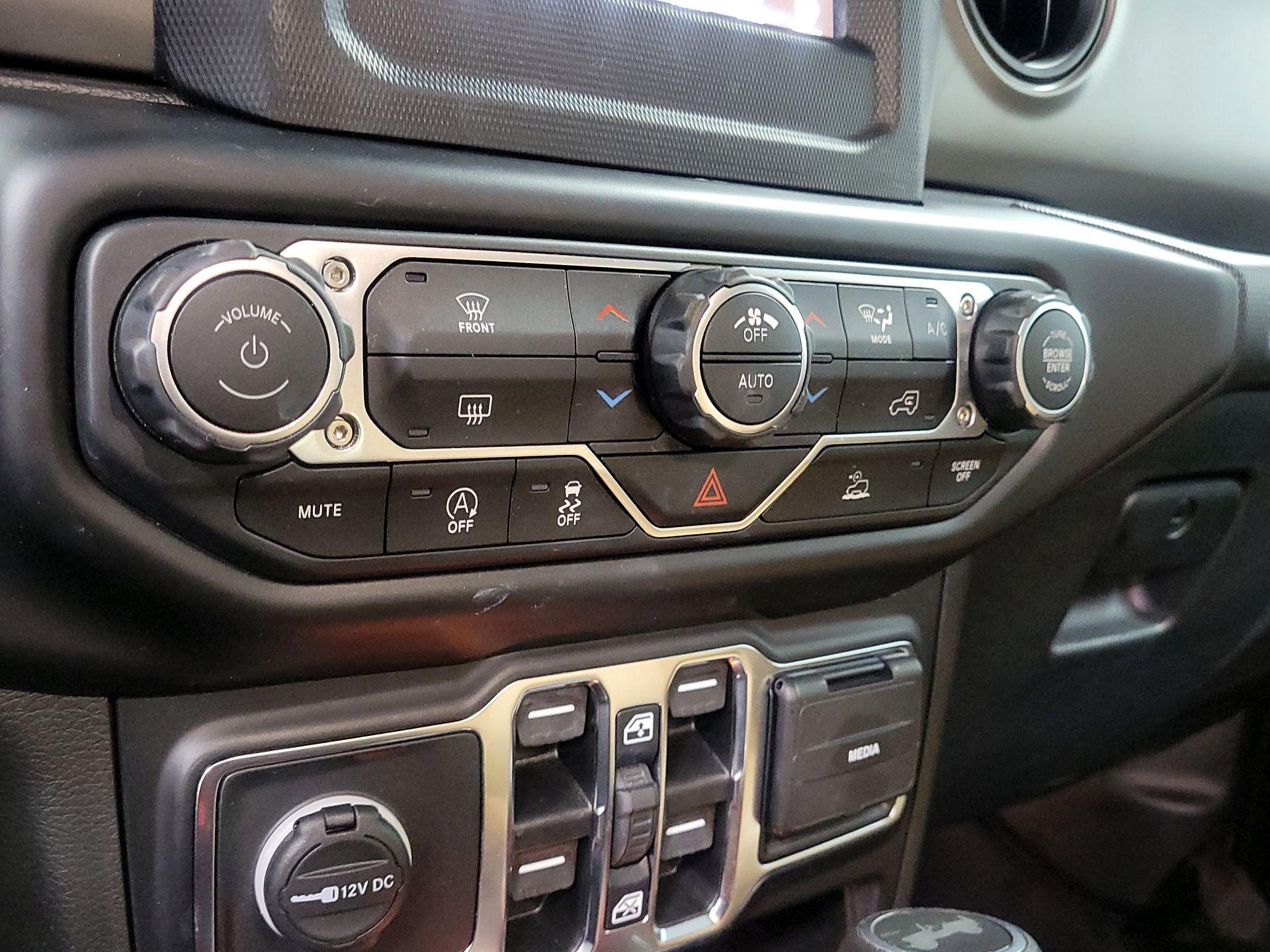 Thumbnail: 2021 Jeep Wrangler - 16