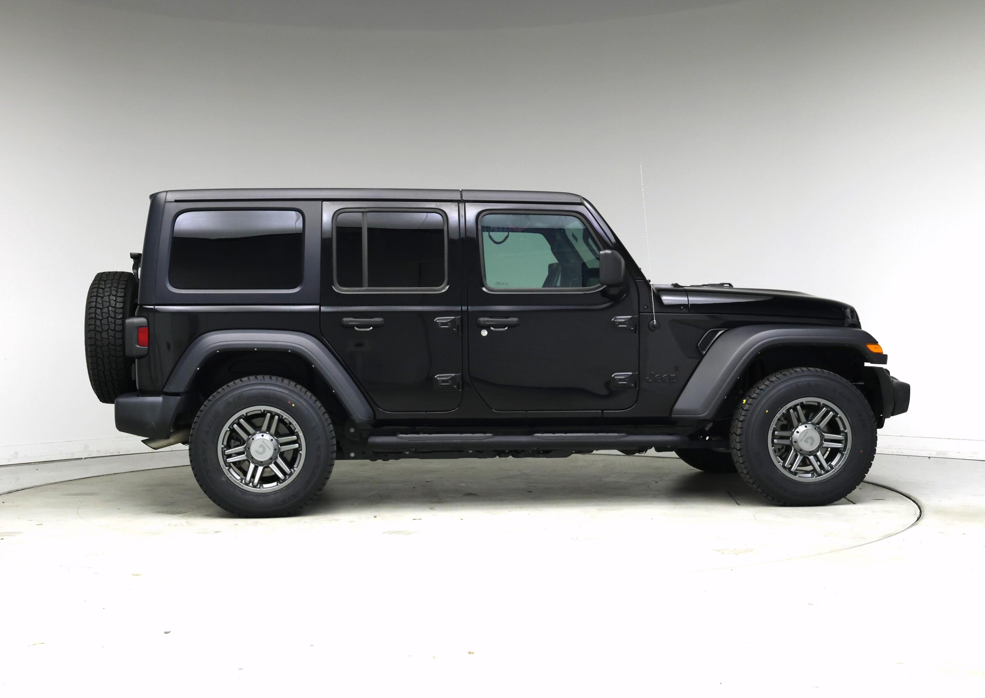 Thumbnail: 2021 Jeep Wrangler - 7