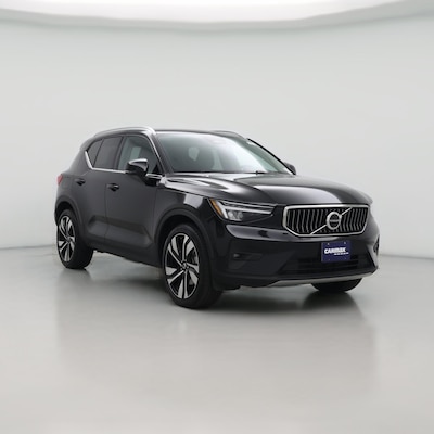 2025 Volvo XC40 B5 Plus Bright Theme