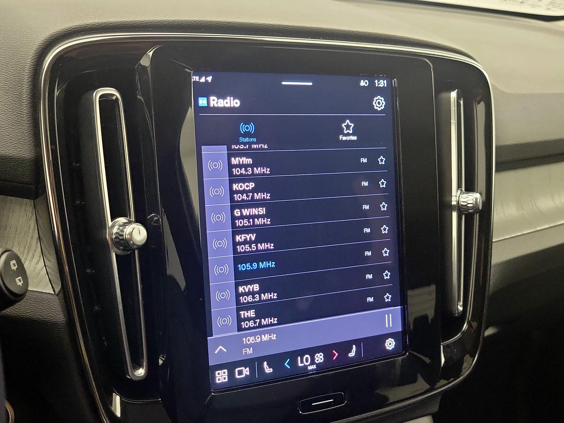 Thumbnail: 2025 Volvo XC40 - 14