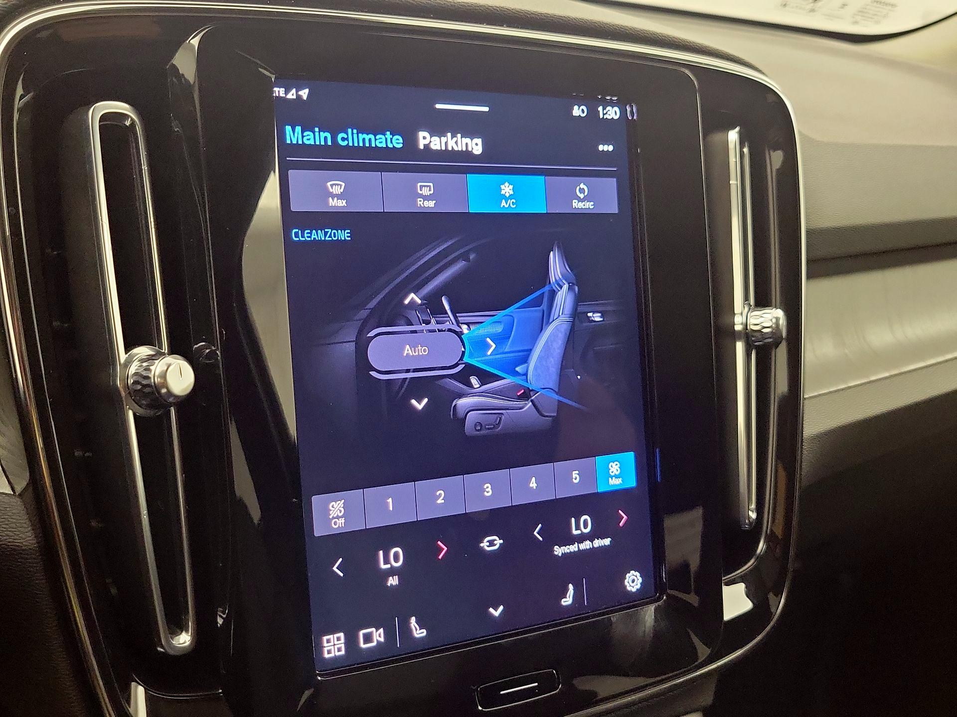 Thumbnail: 2025 Volvo XC40 - 15