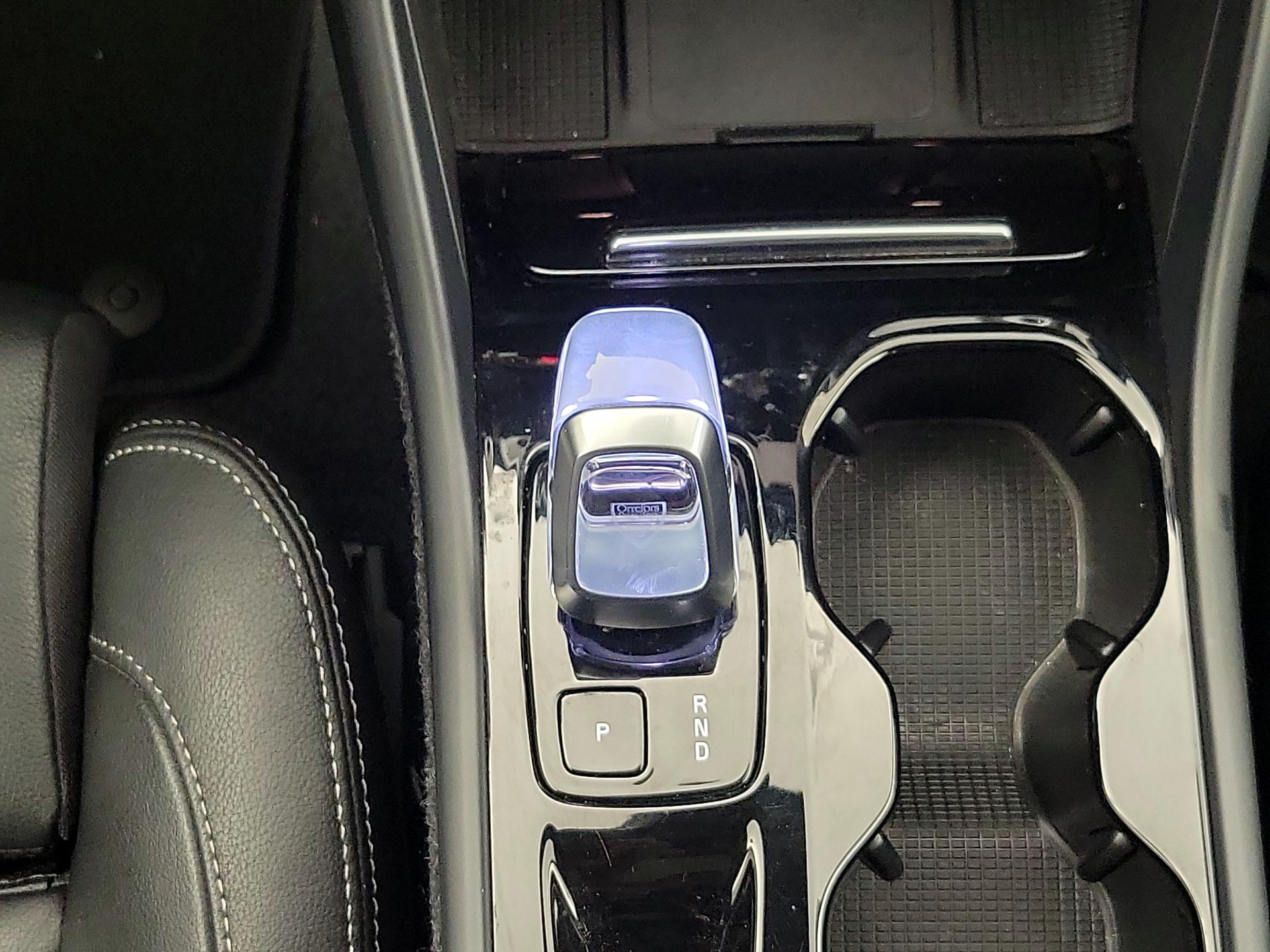 Thumbnail: 2025 Volvo XC40 - 16