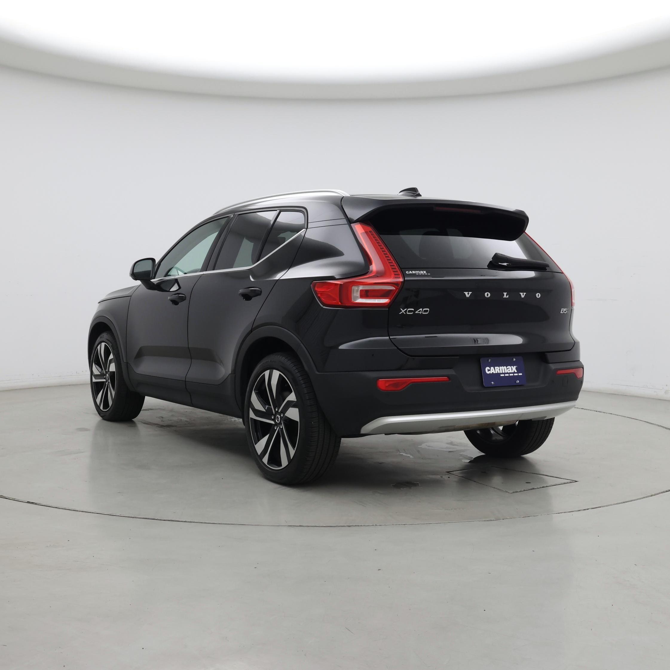 Thumbnail: 2025 Volvo XC40 - 2