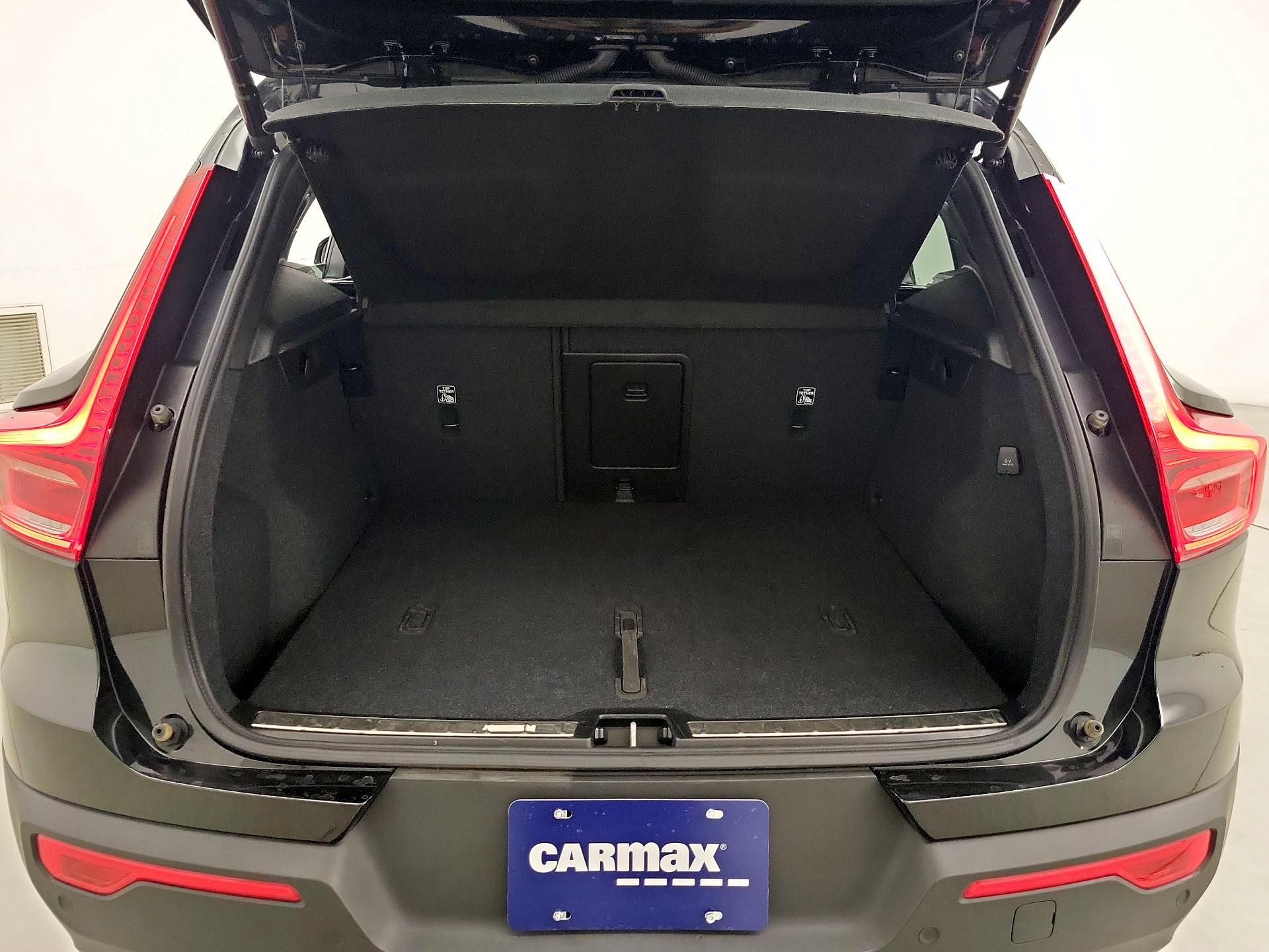 Thumbnail: 2025 Volvo XC40 - 20