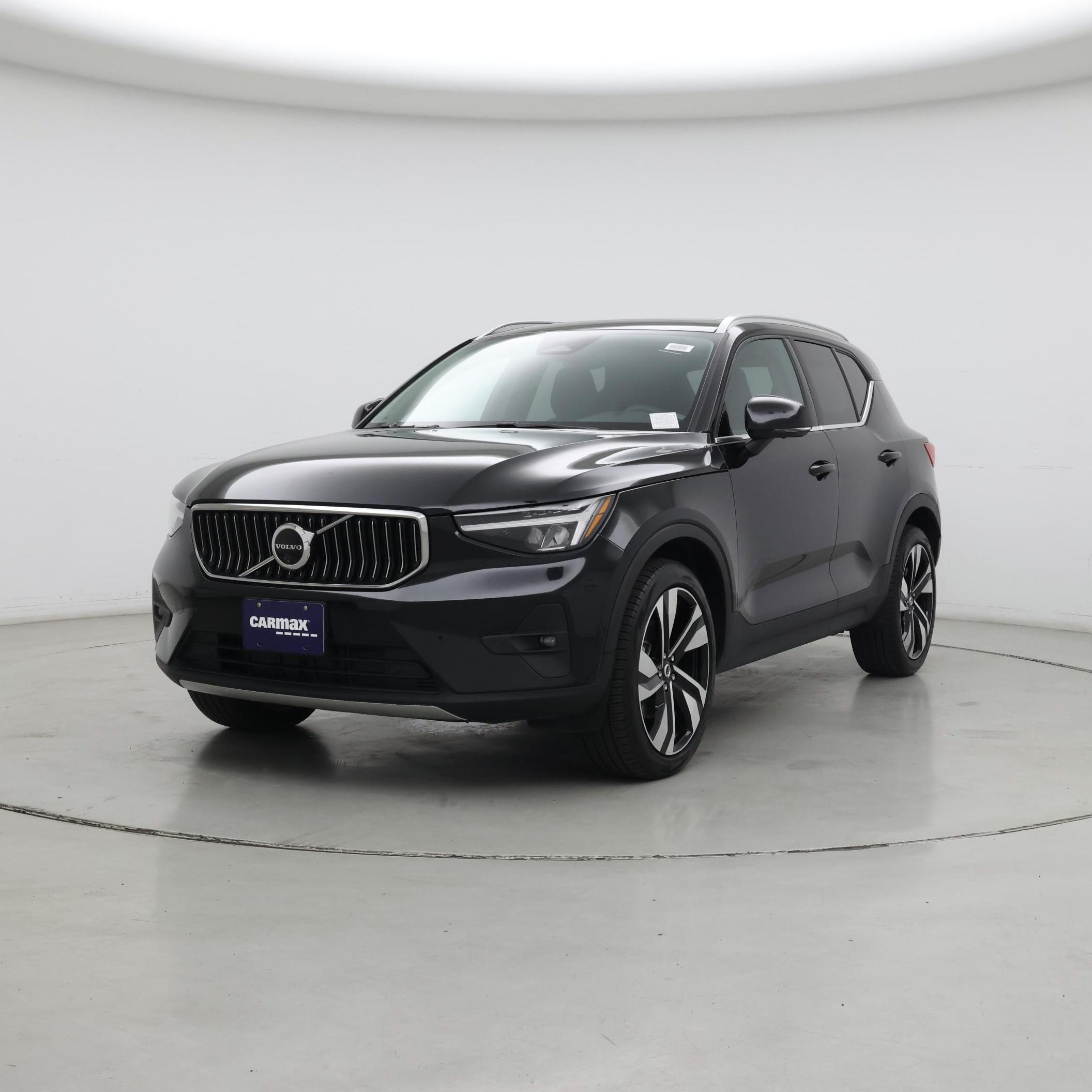Thumbnail: 2025 Volvo XC40 - 4