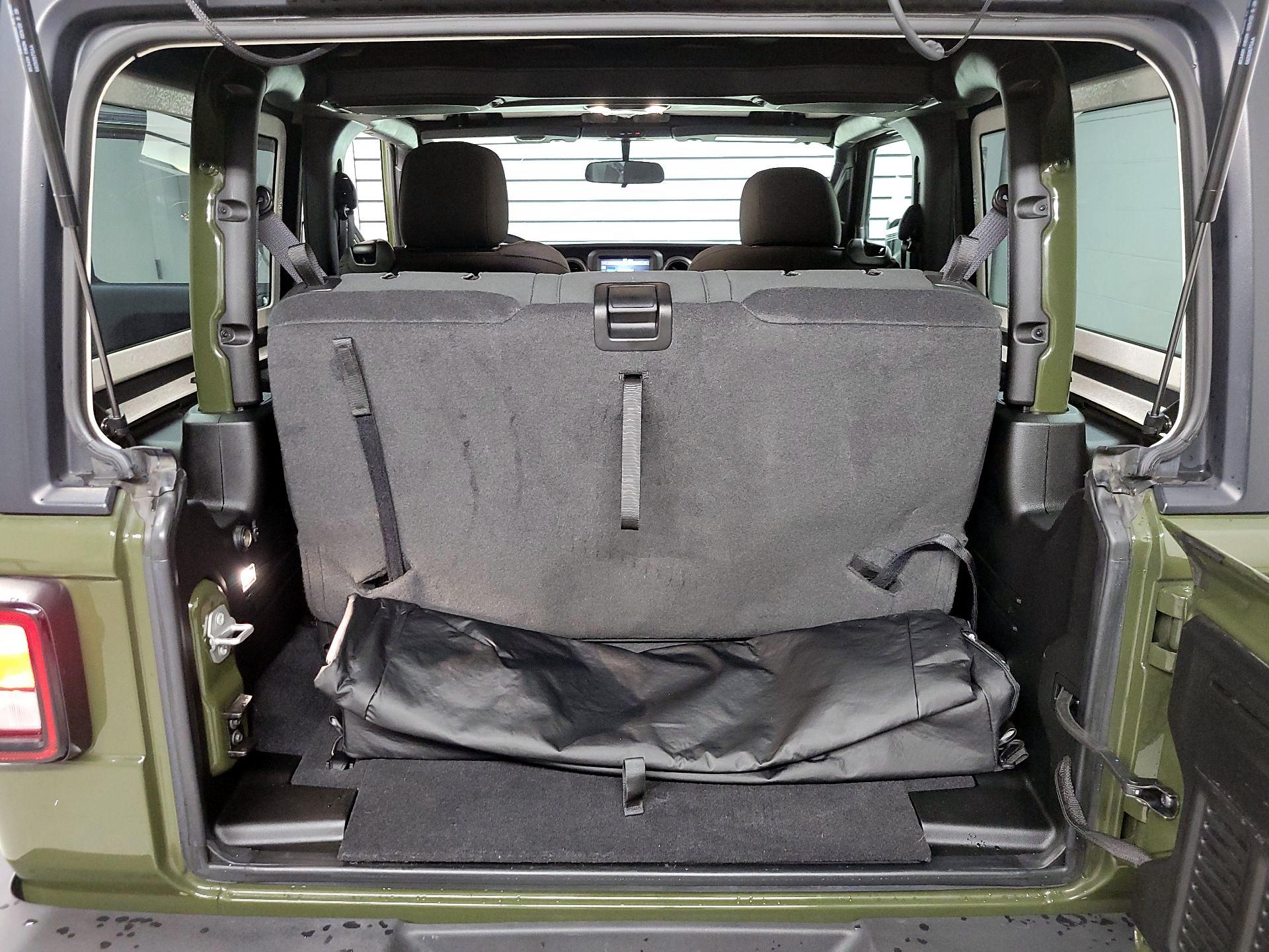 Thumbnail: 2022 Jeep Wrangler - 16