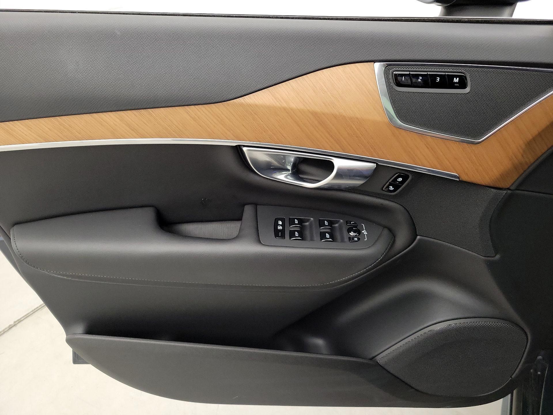 Thumbnail: 2025 Volvo XC90 - 12