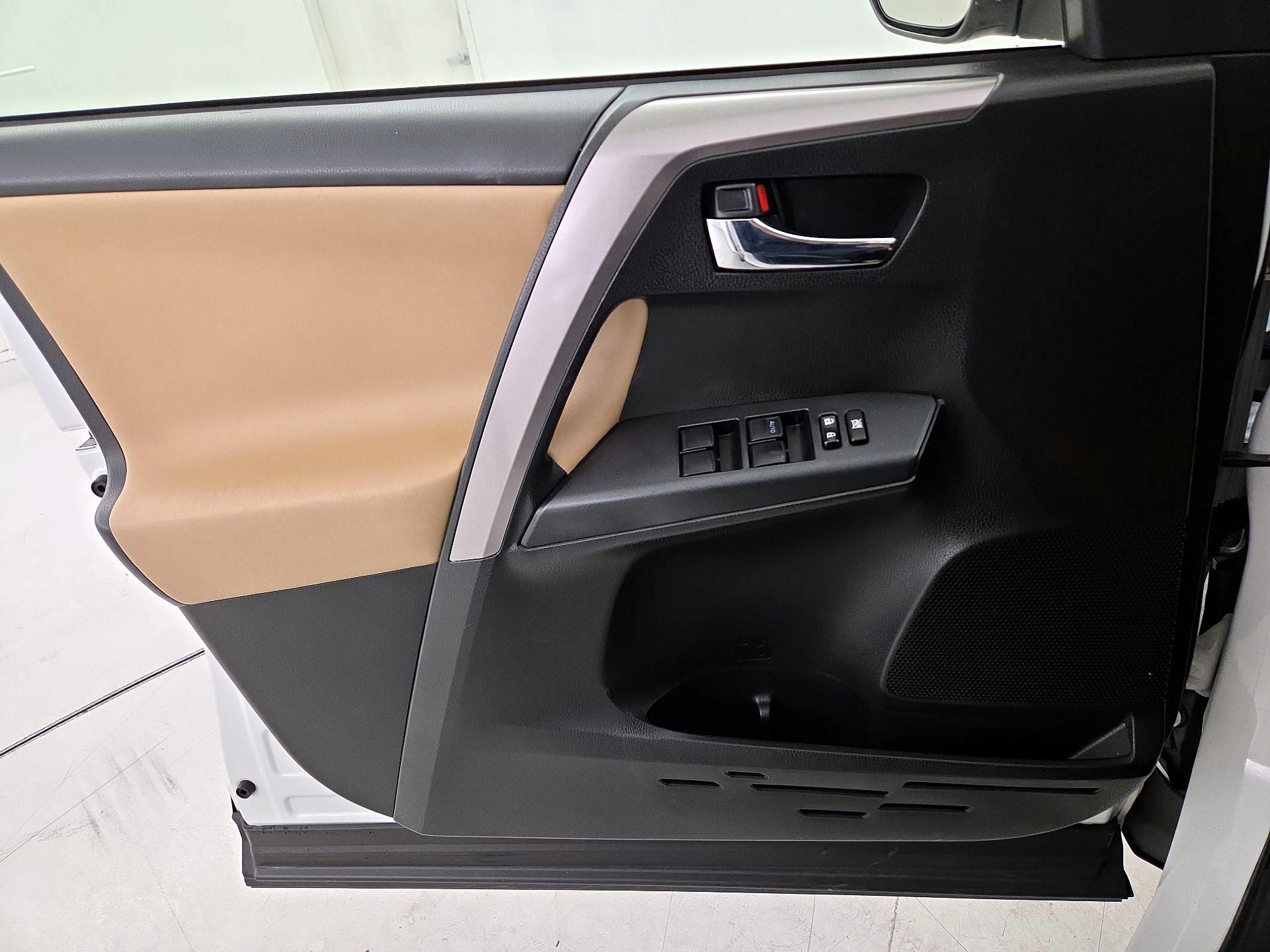 Thumbnail: 2017 Toyota RAV4 - 12