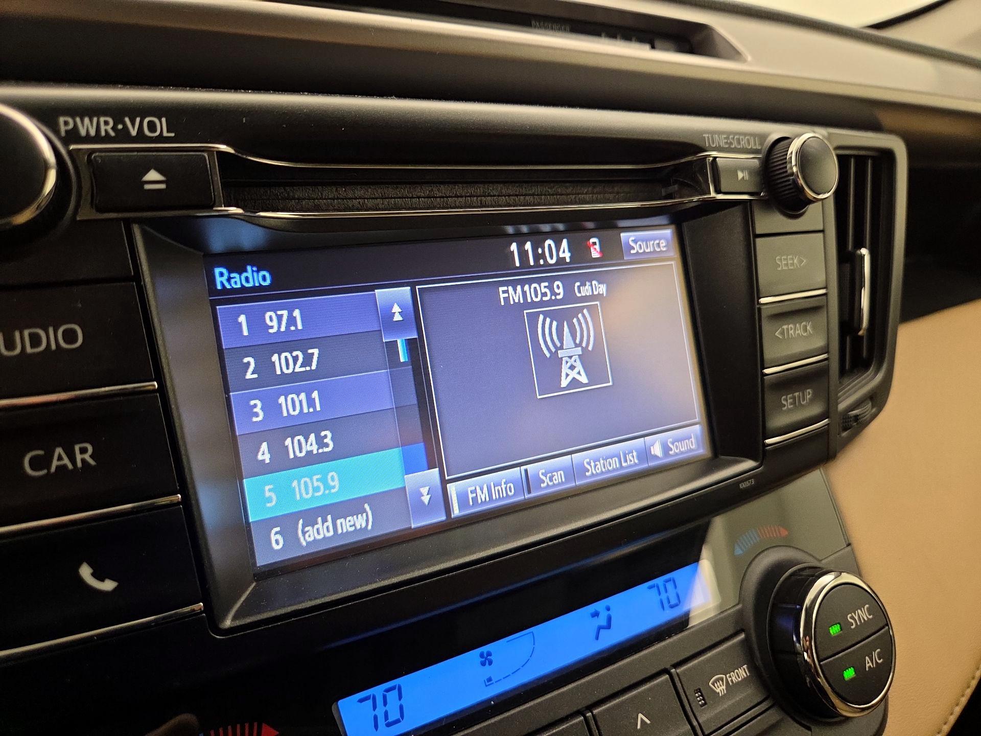 Thumbnail: 2017 Toyota RAV4 - 15