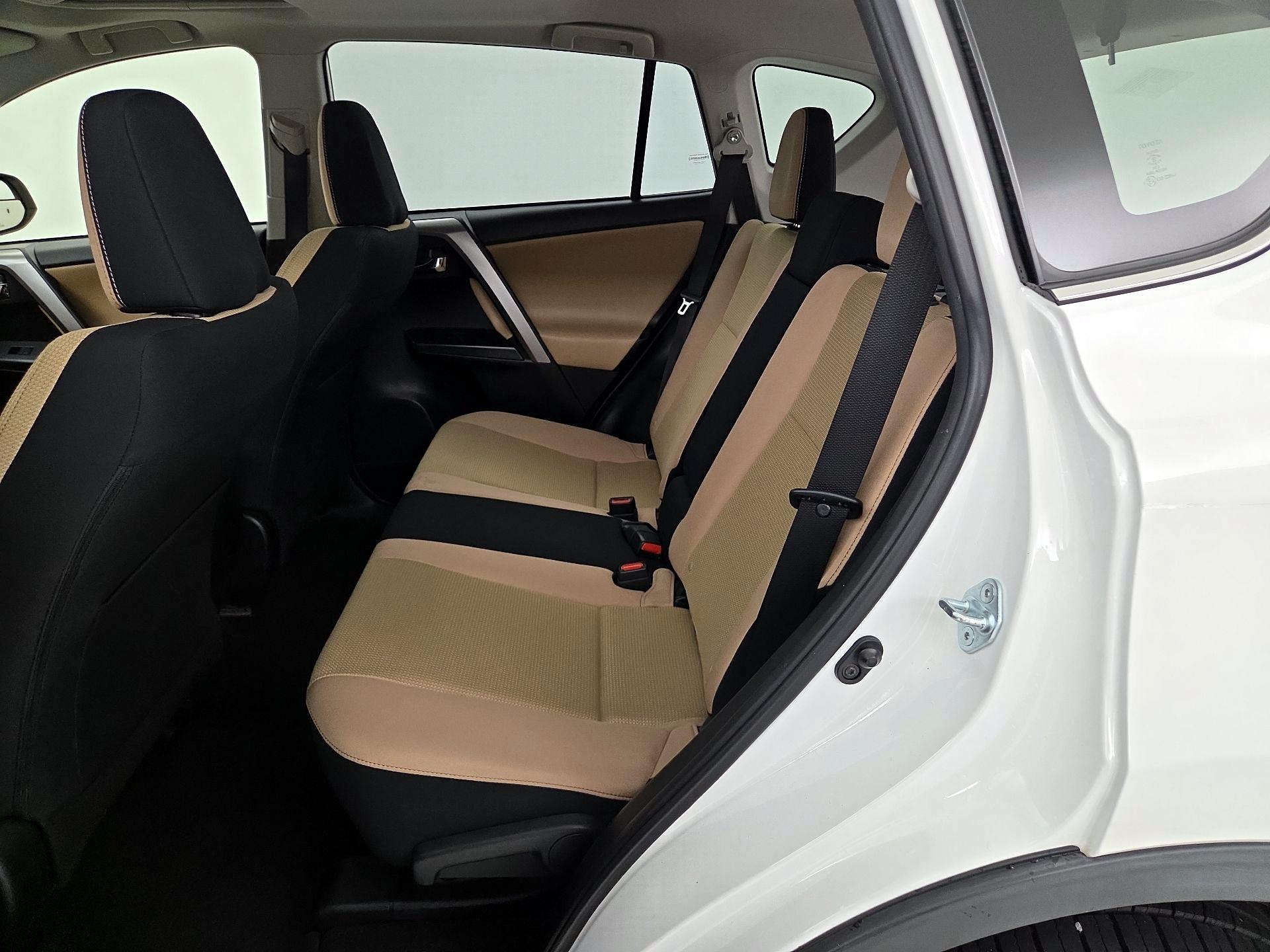 Thumbnail: 2017 Toyota RAV4 - 20