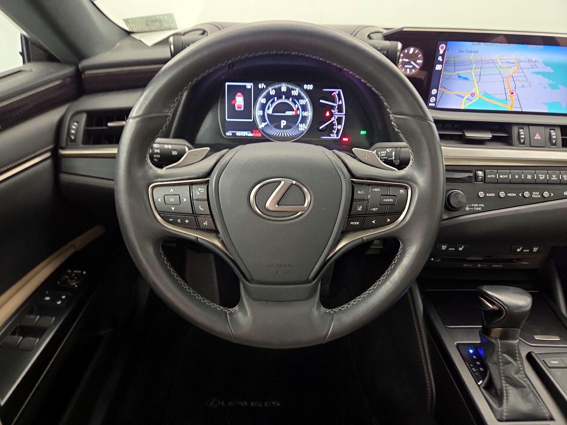 Thumbnail: 2020 Lexus ES - 10