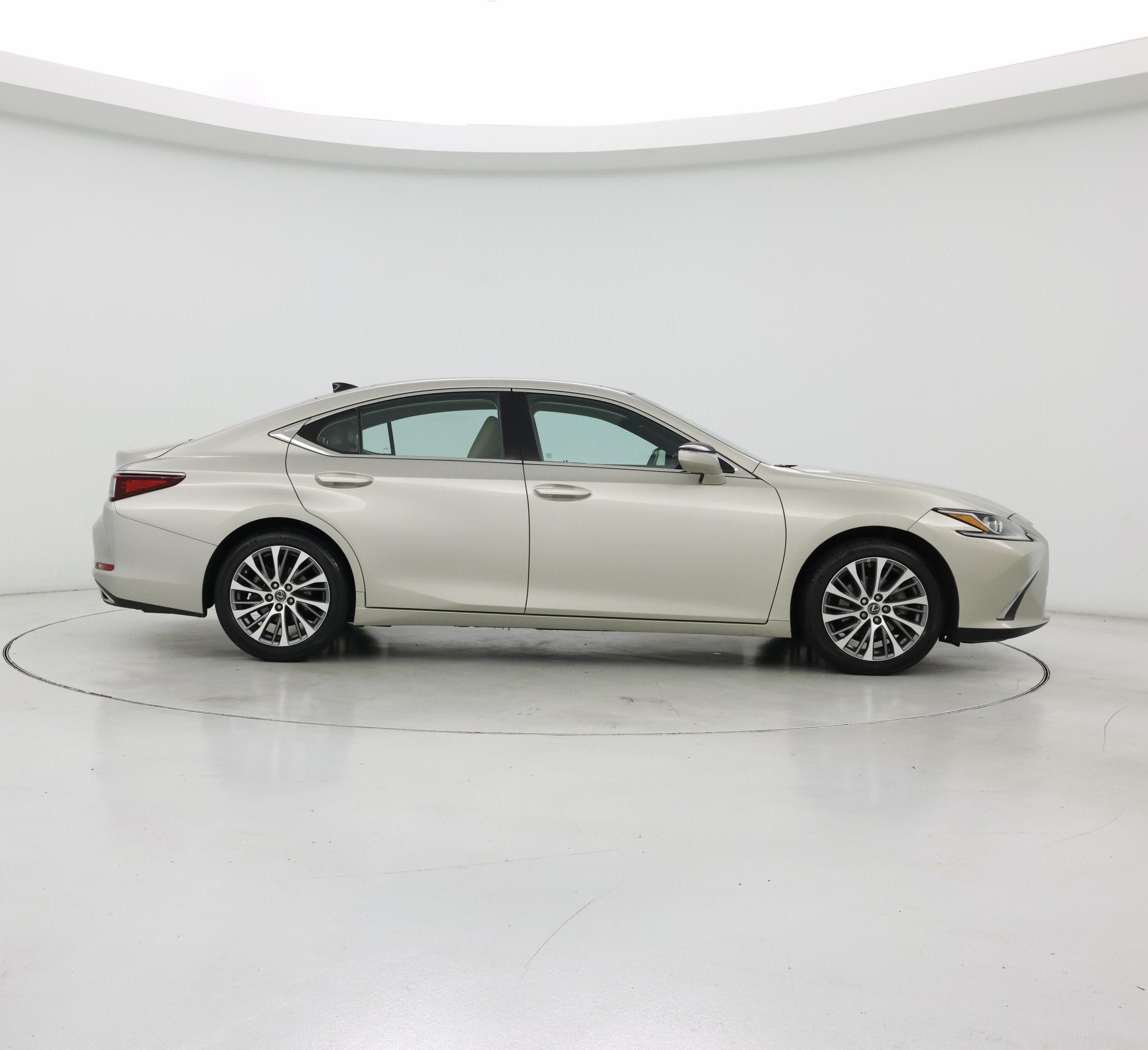 Thumbnail: 2020 Lexus ES - 7