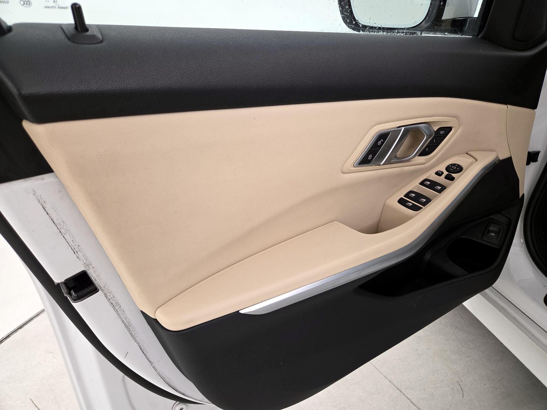 Thumbnail: 2019 BMW 3 Series - 12