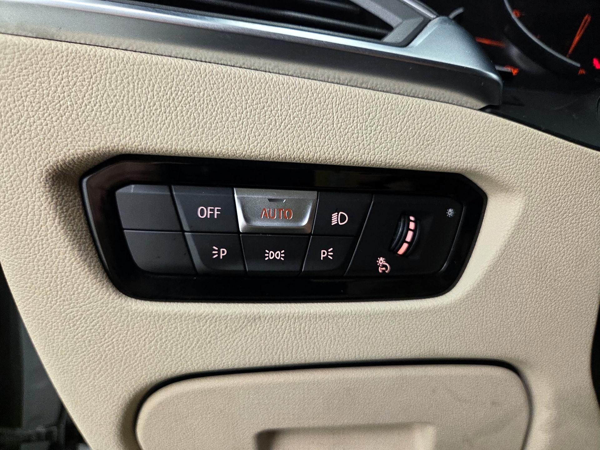 Thumbnail: 2019 BMW 3 Series - 13