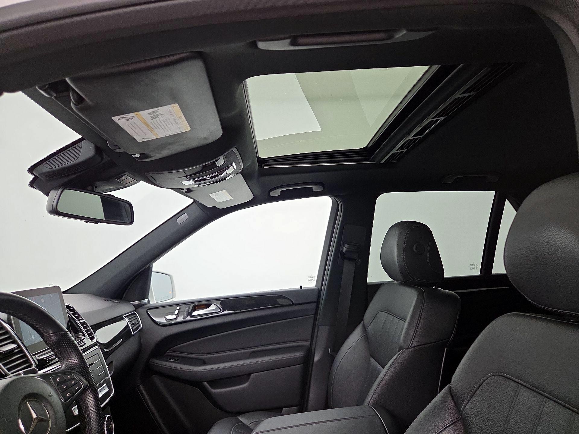 Thumbnail: 2017 Mercedes-Benz GLE - 19