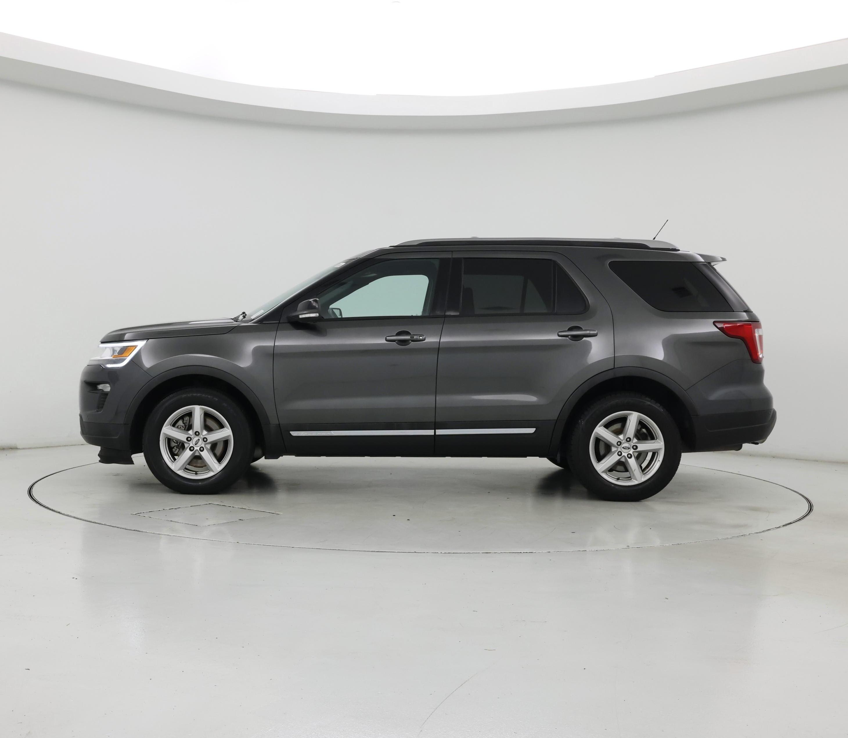 Thumbnail: 2018 Ford Explorer - 3