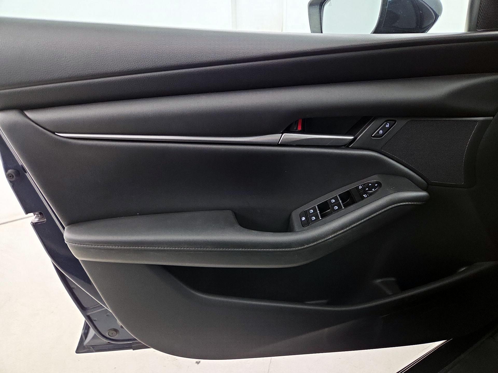 Thumbnail: 2021 Mazda Mazda3 - 12