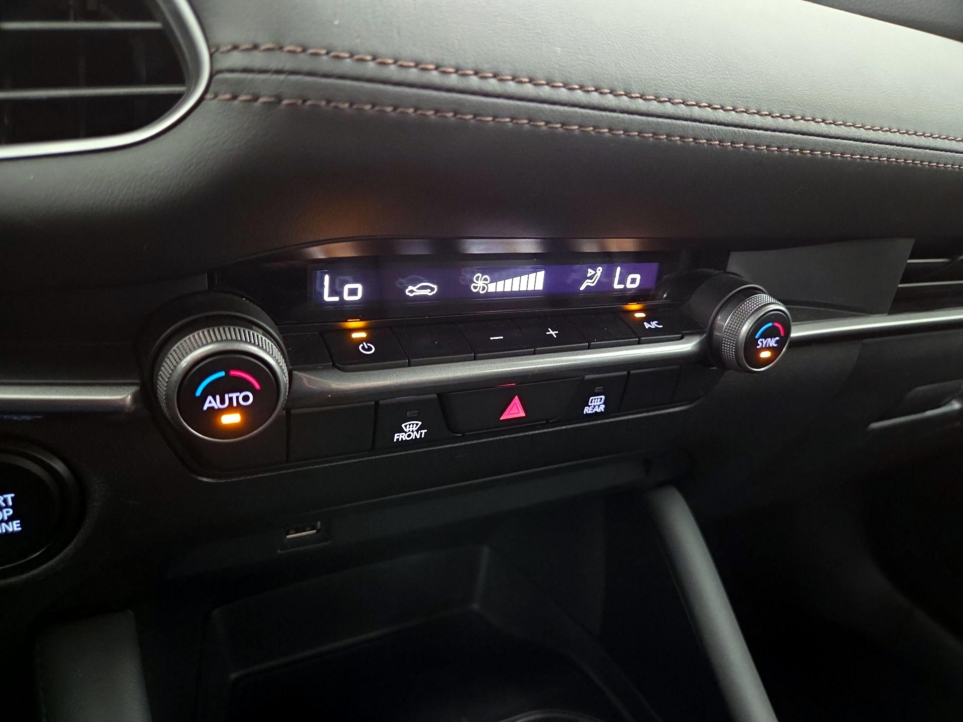 Thumbnail: 2021 Mazda Mazda3 - 17