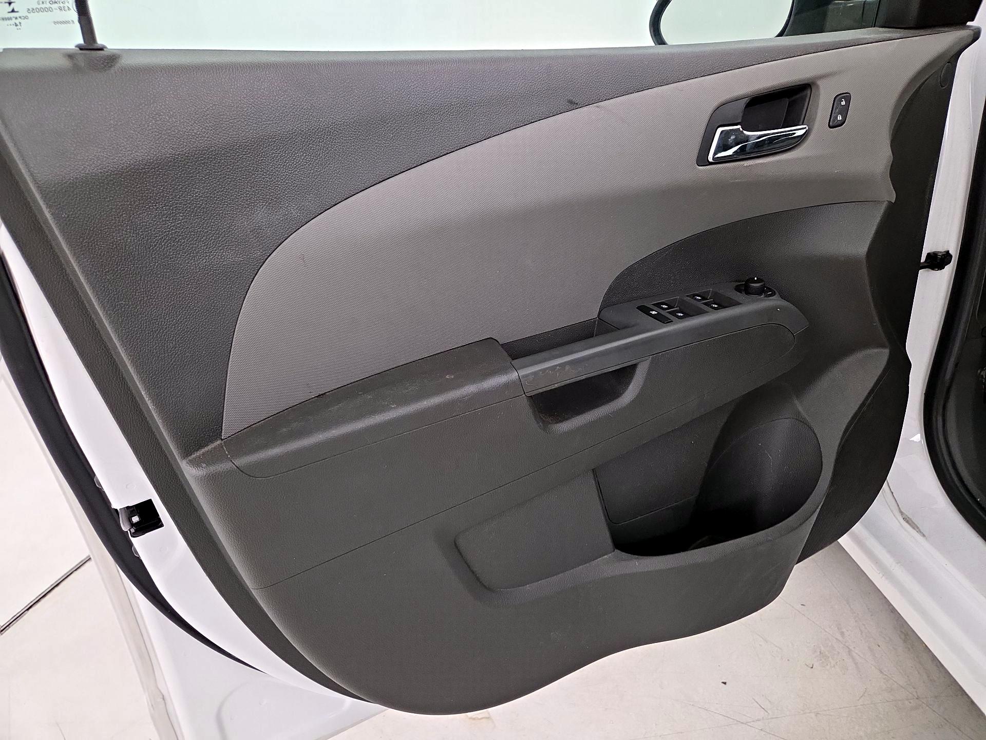 Thumbnail: 2015 Chevrolet Sonic - 12