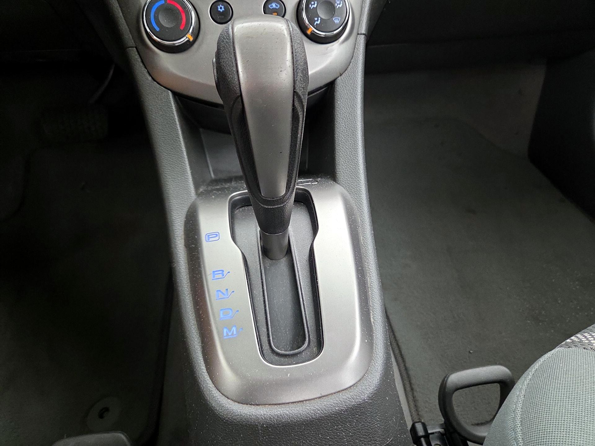 Thumbnail: 2015 Chevrolet Sonic - 16