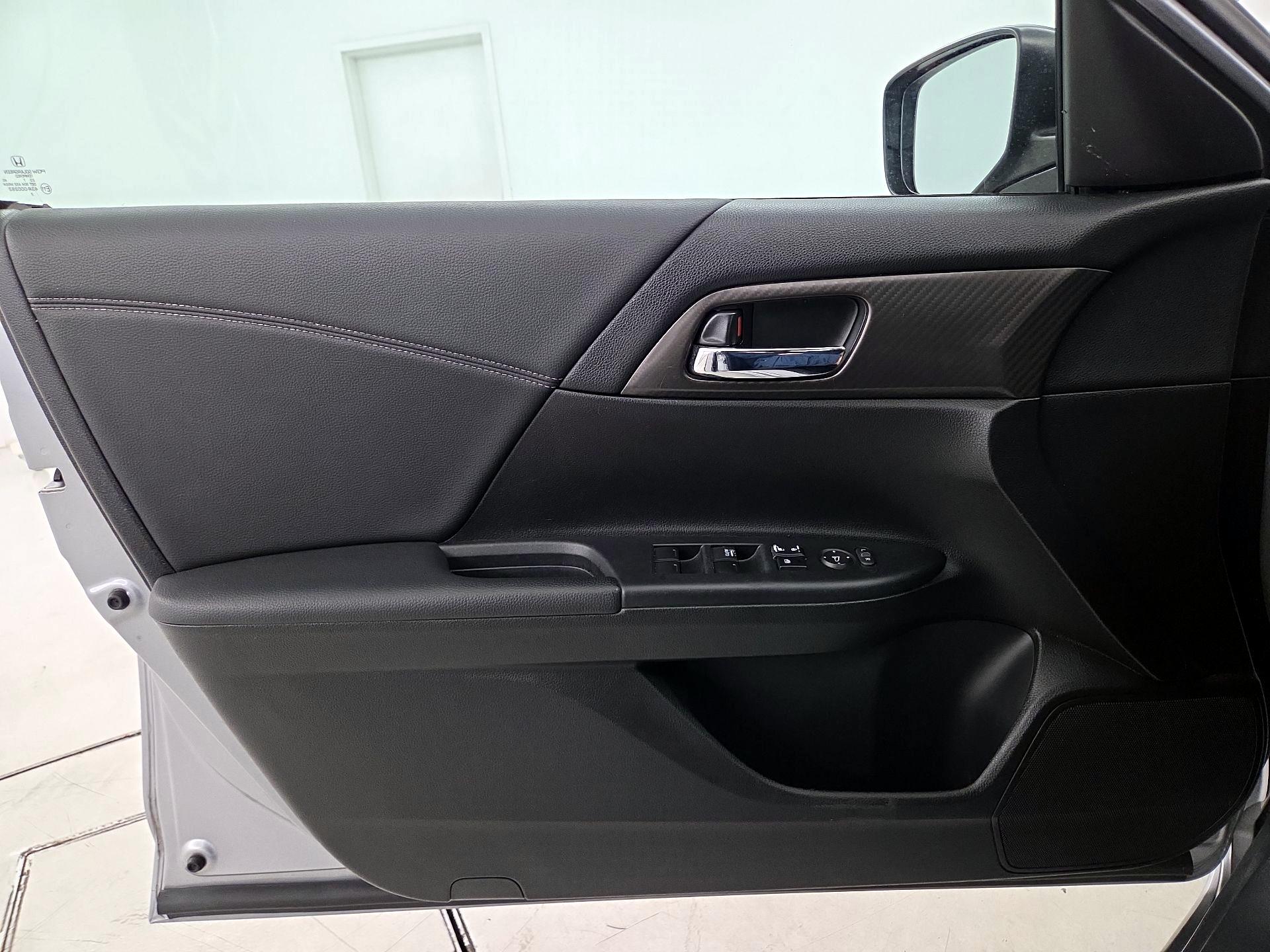 Thumbnail: 2017 Honda Accord - 12