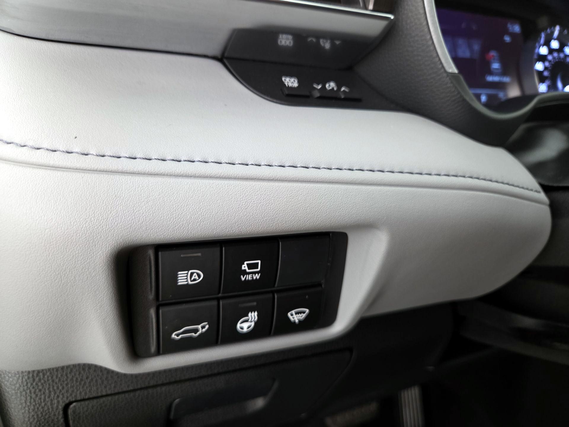 Thumbnail: 2022 Toyota Highlander - 13