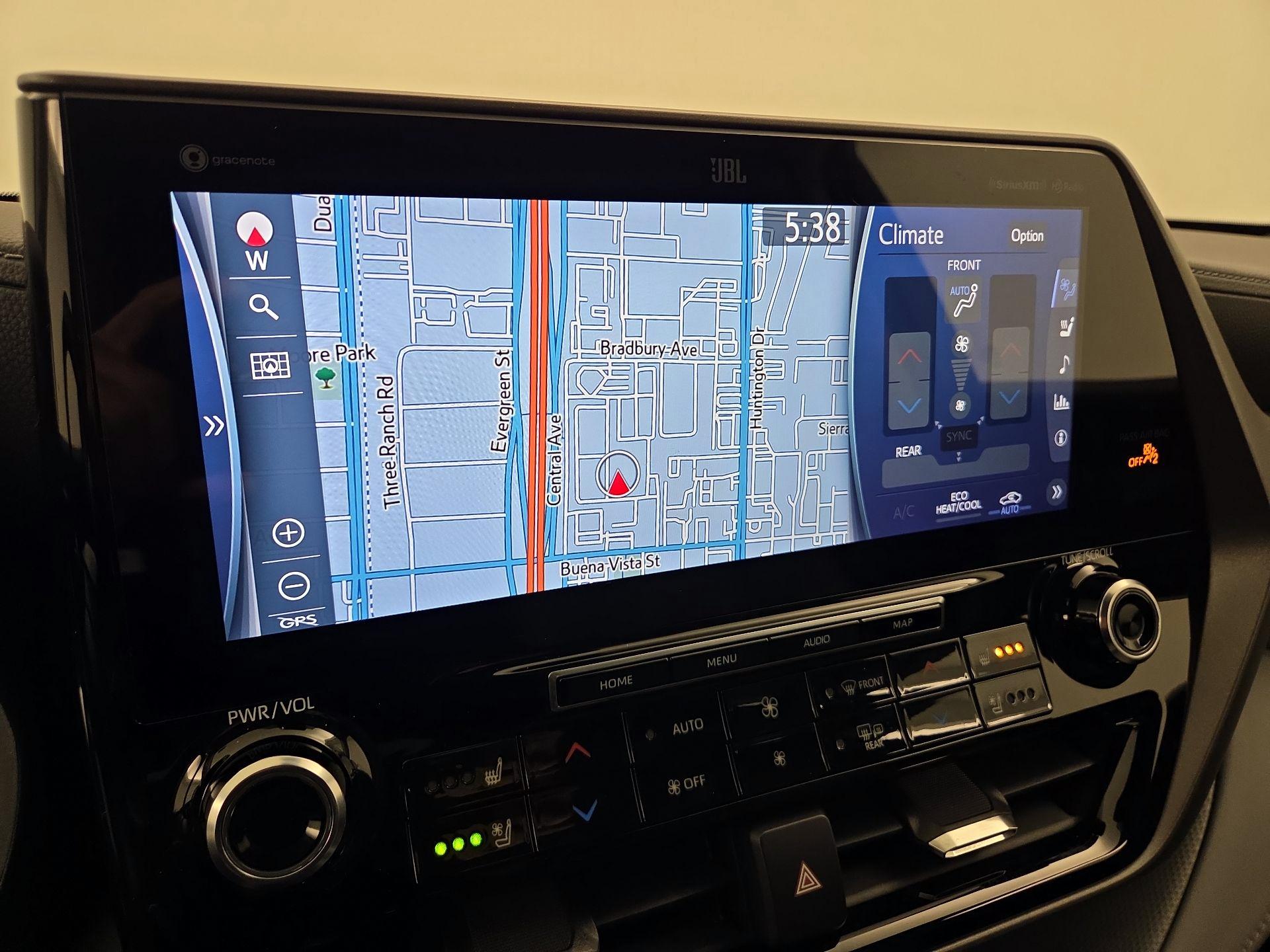 Thumbnail: 2022 Toyota Highlander - 14