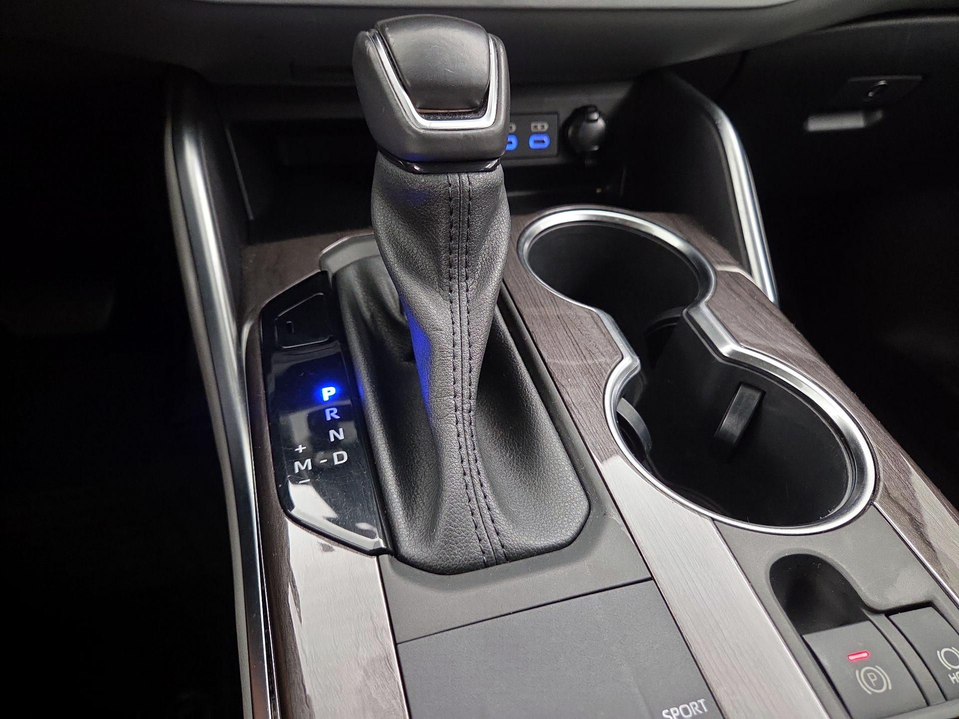 Thumbnail: 2022 Toyota Highlander - 18