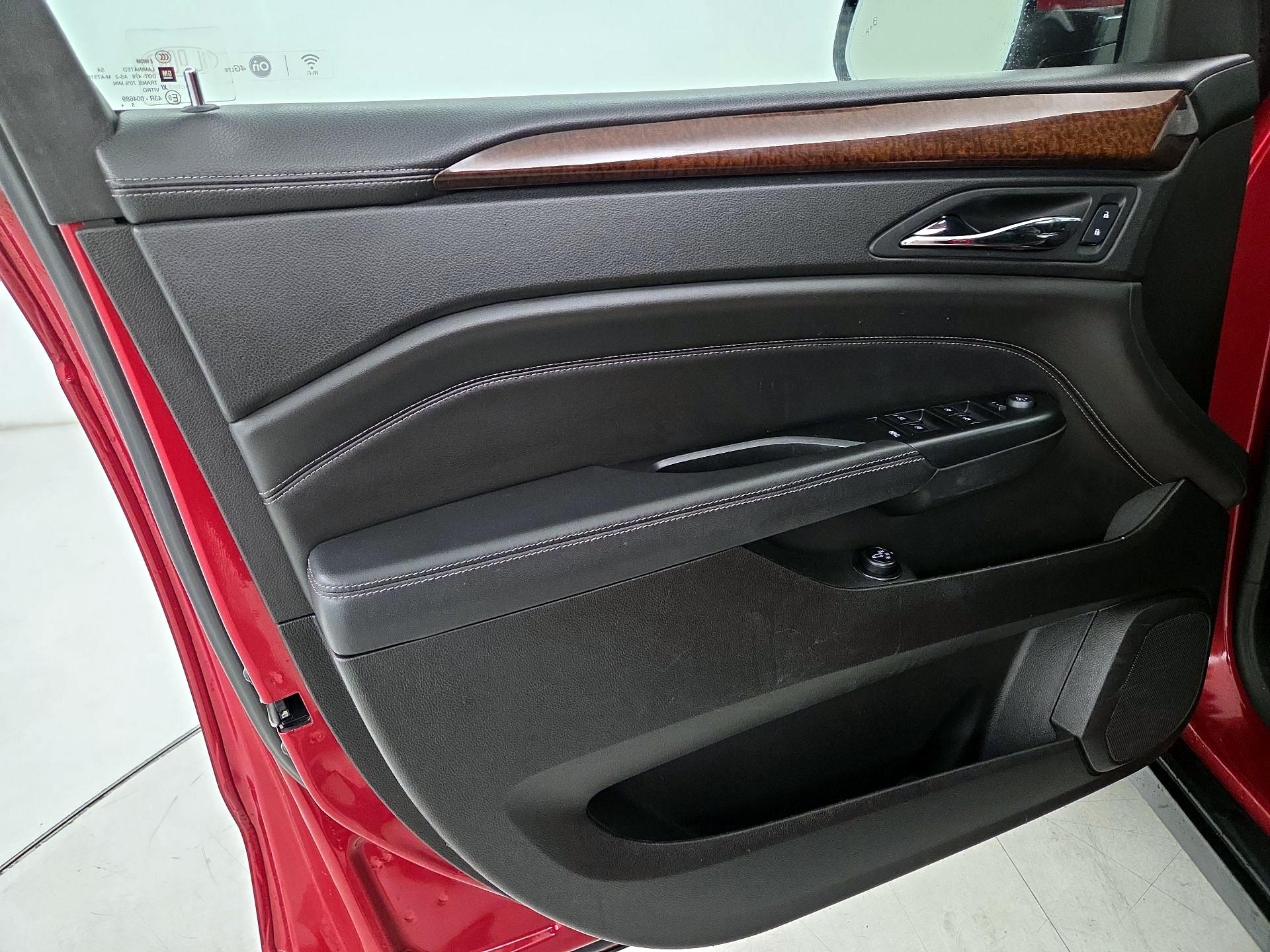 Thumbnail: 2016 Cadillac SRX - 12