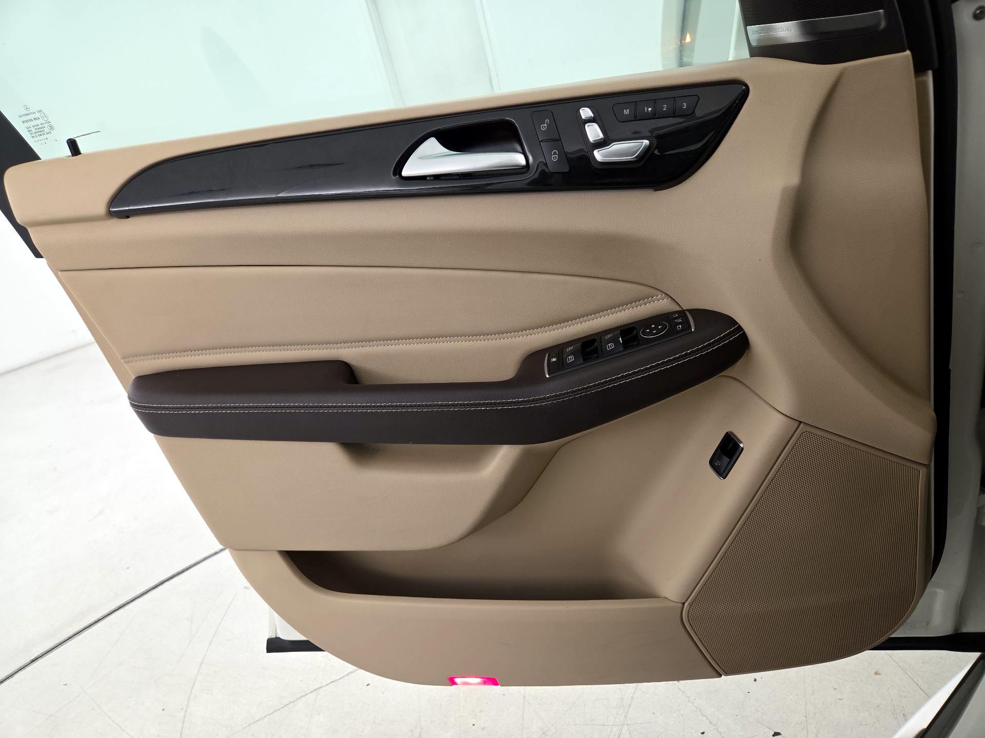 Thumbnail: 2017 Mercedes-Benz GLE - 12