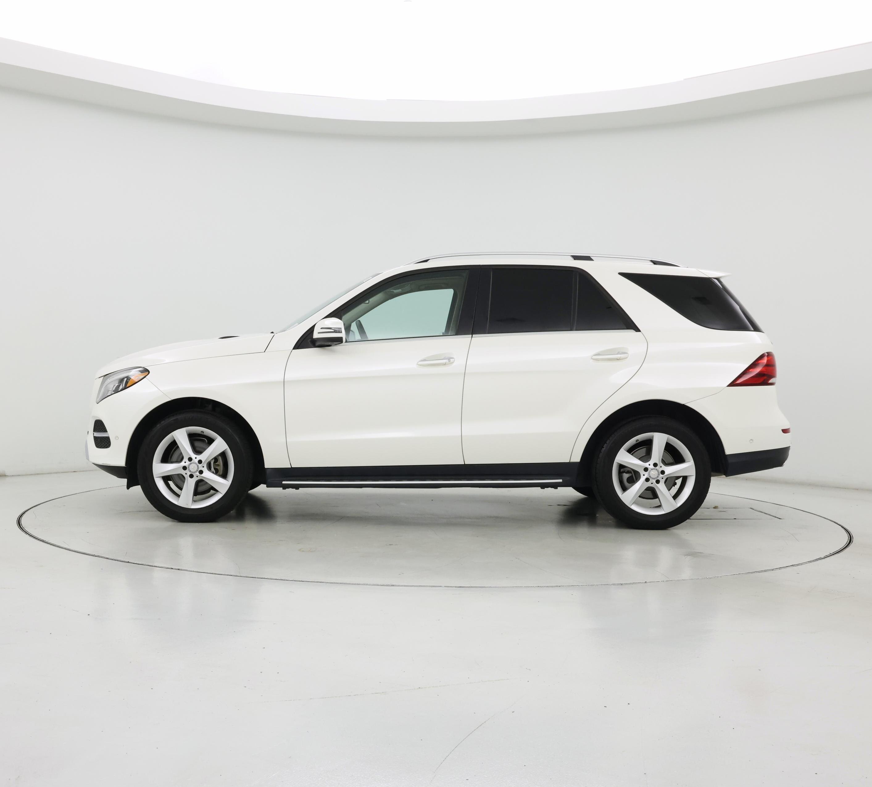 Thumbnail: 2017 Mercedes-Benz GLE - 3