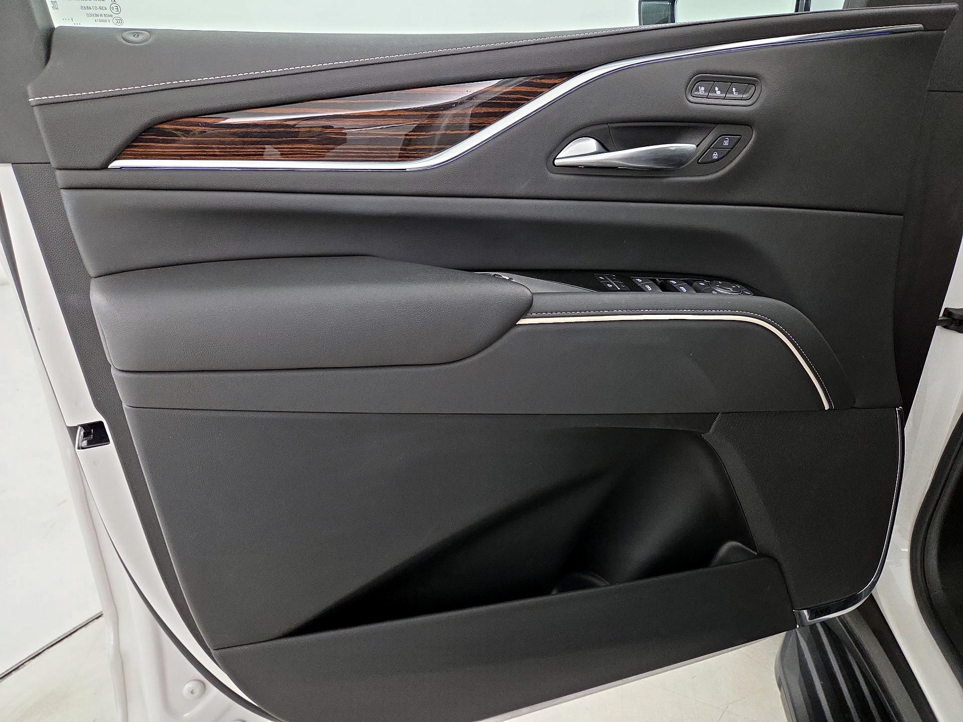 Thumbnail: 2022 Cadillac Escalade - 12