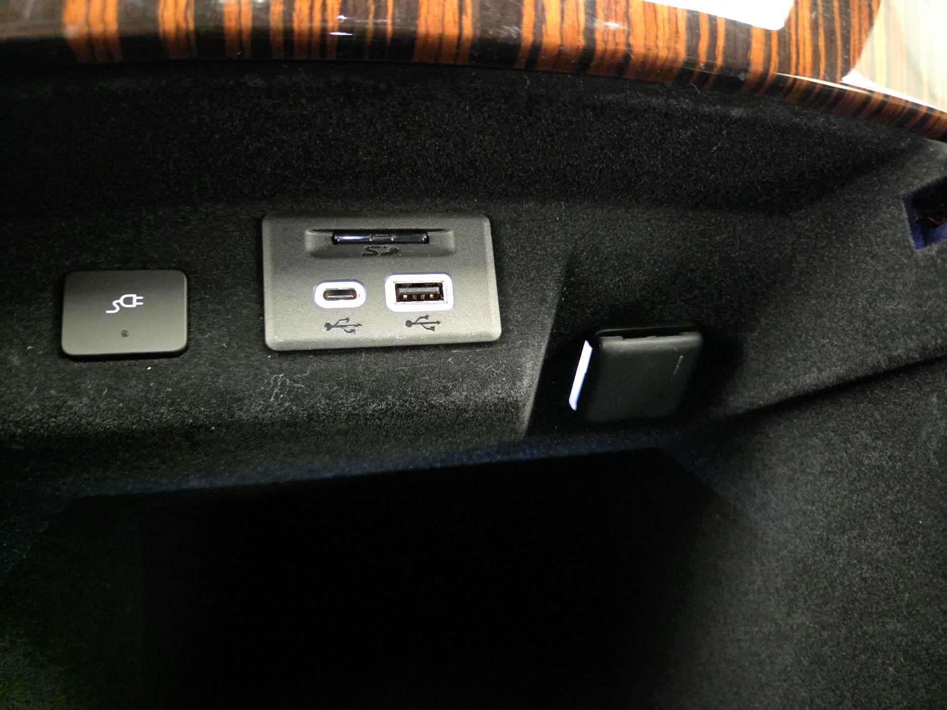 Thumbnail: 2022 Cadillac Escalade - 19