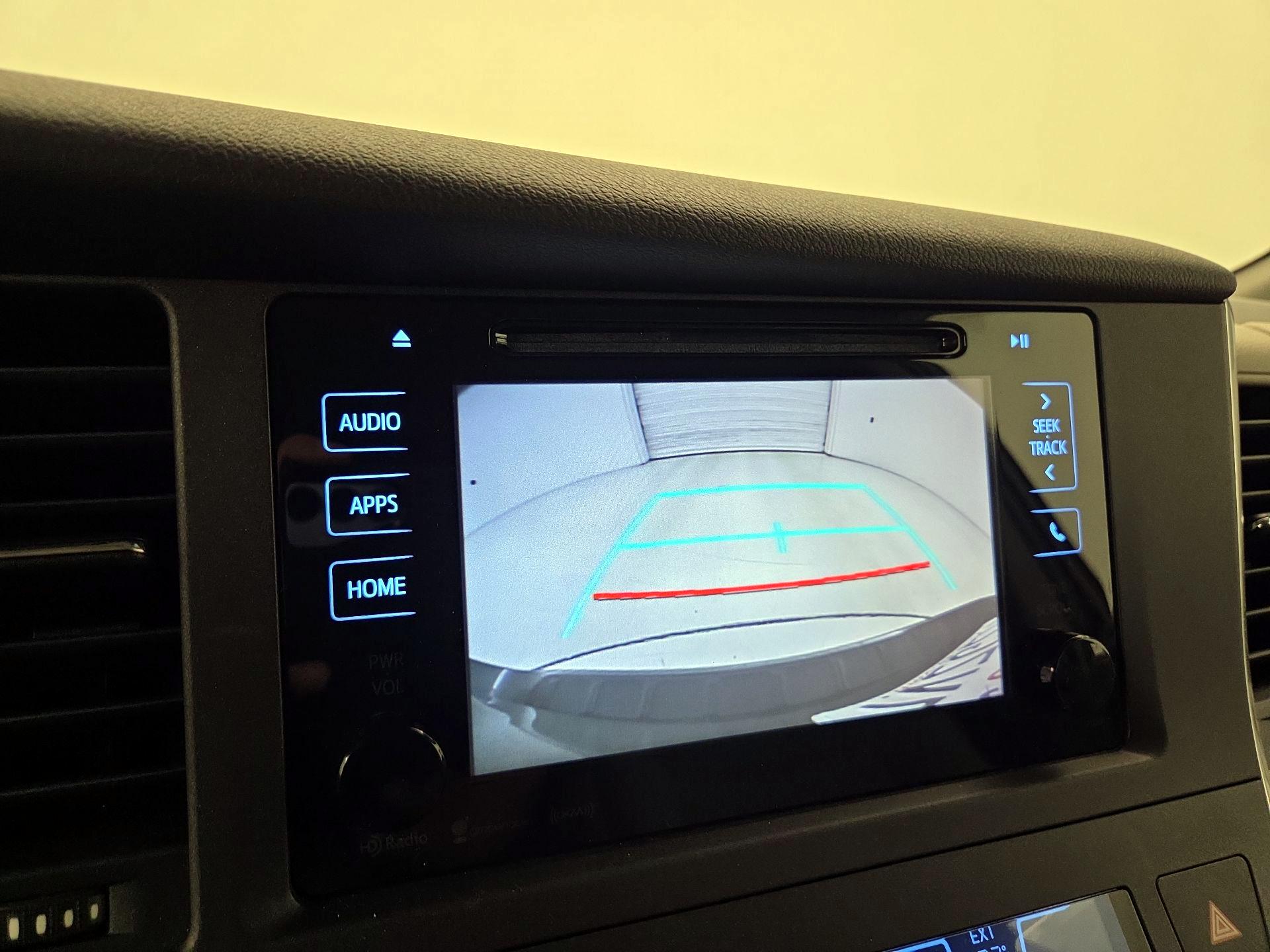 Thumbnail: 2017 Toyota Sienna - 14