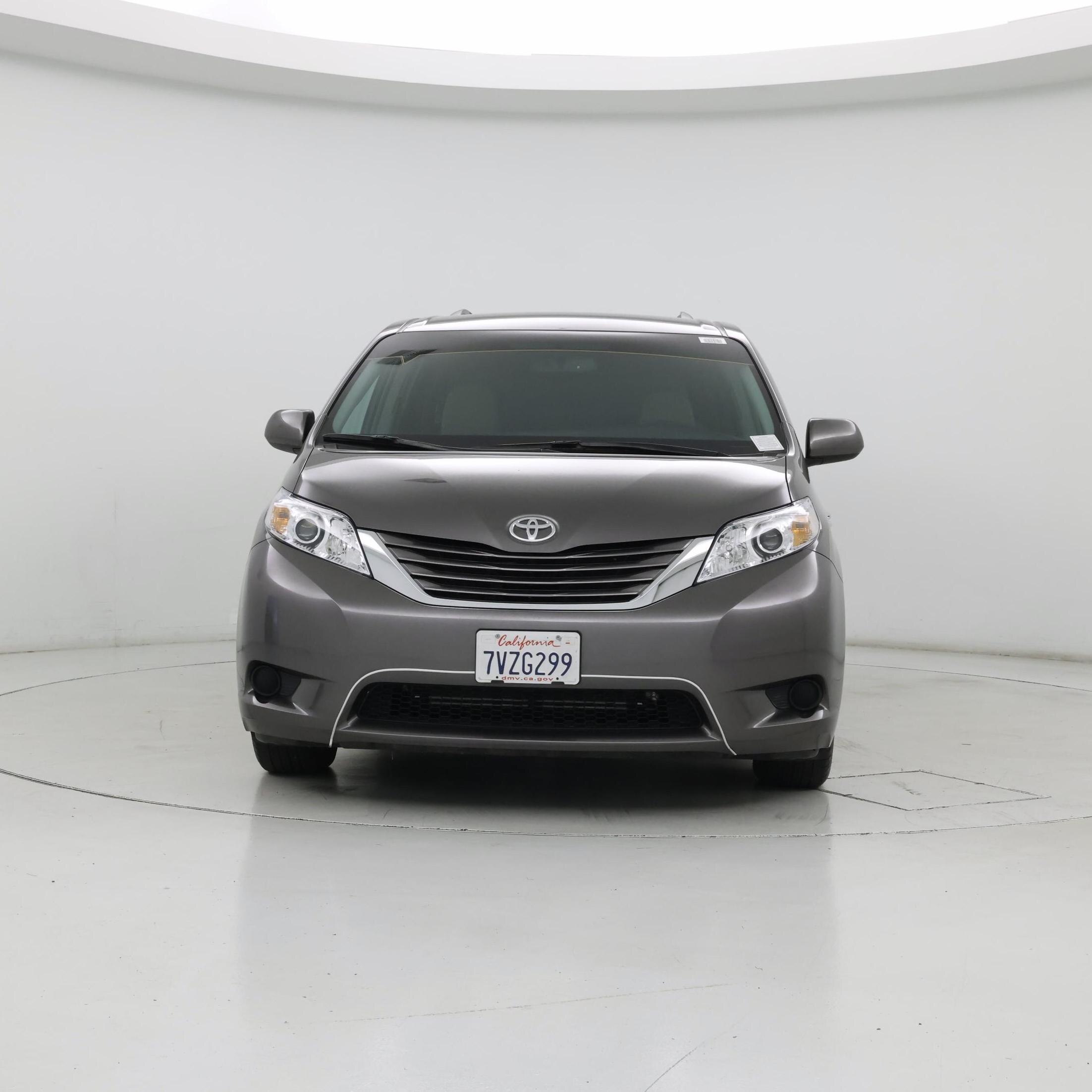 Thumbnail: 2017 Toyota Sienna - 5