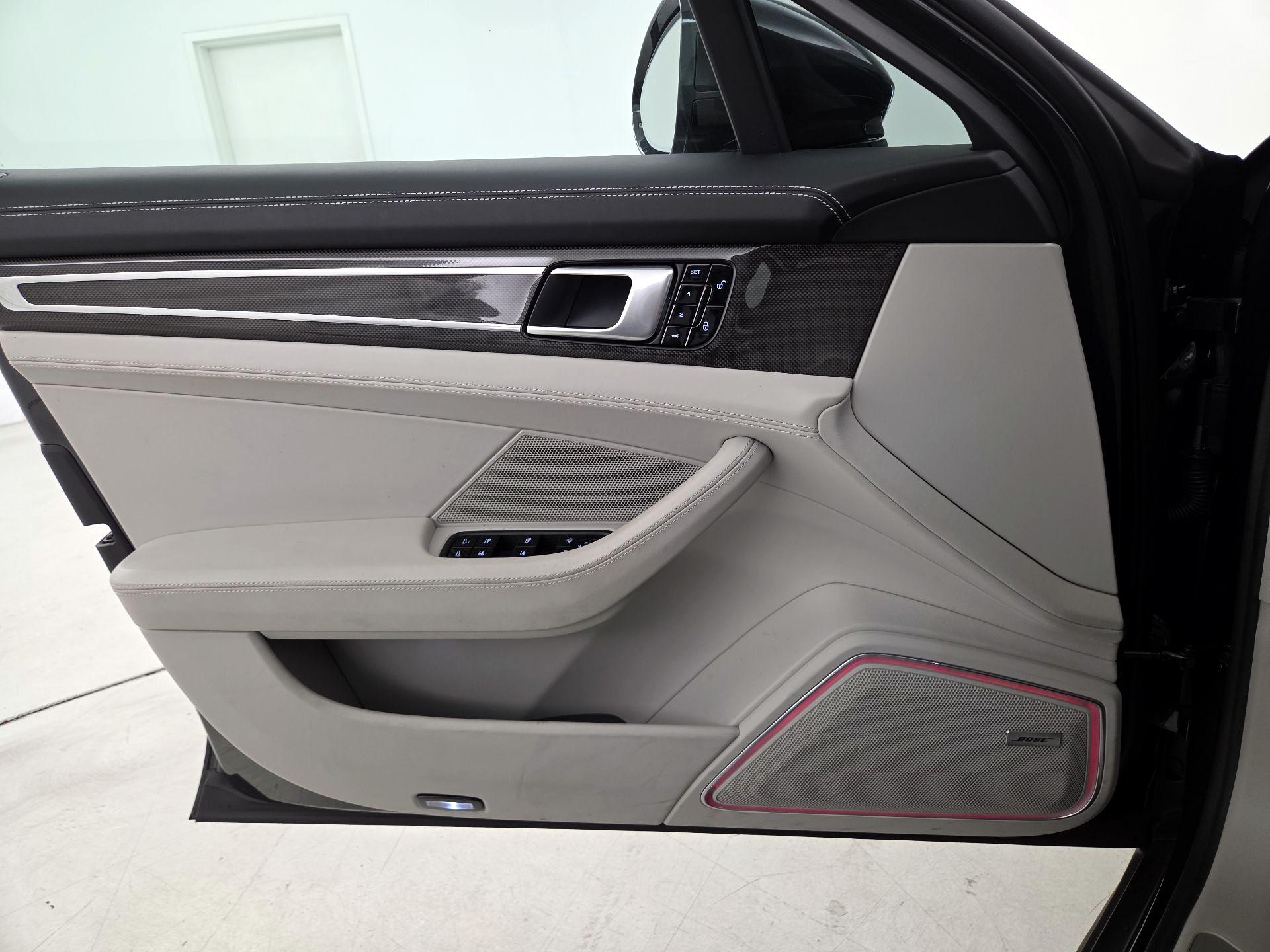 Thumbnail: 2018 Porsche Panamera - 12