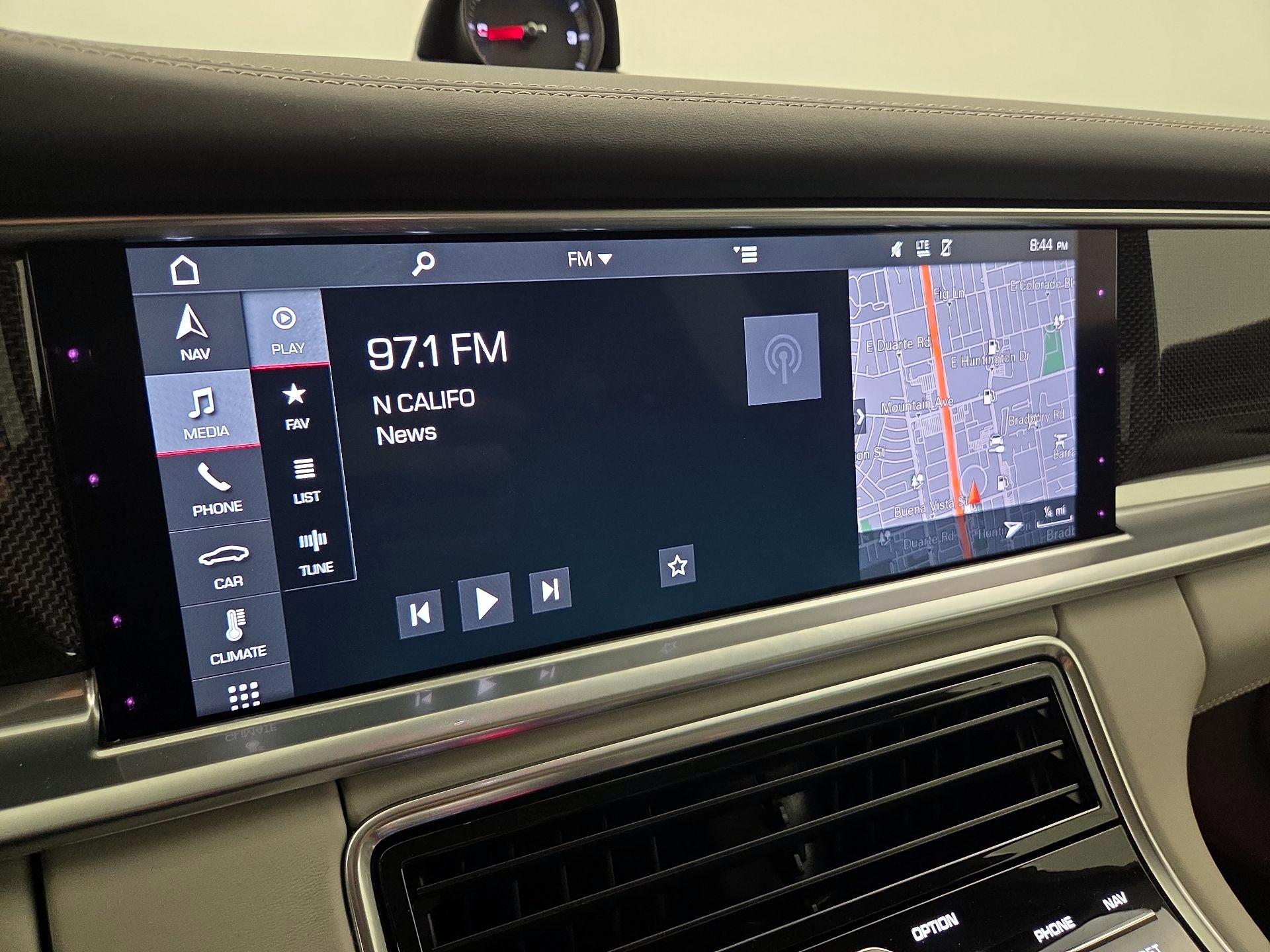 Thumbnail: 2018 Porsche Panamera - 16