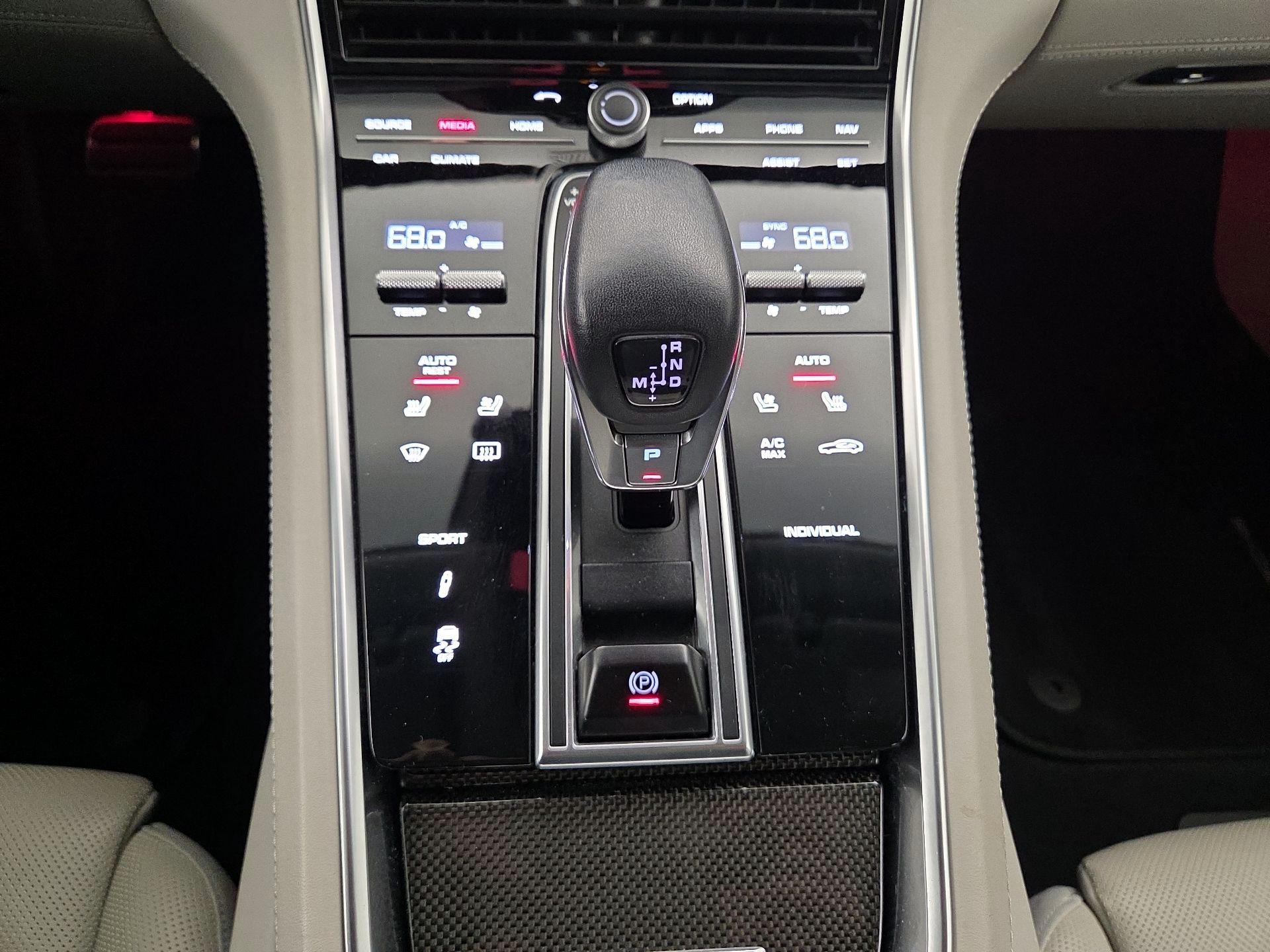 Thumbnail: 2018 Porsche Panamera - 18