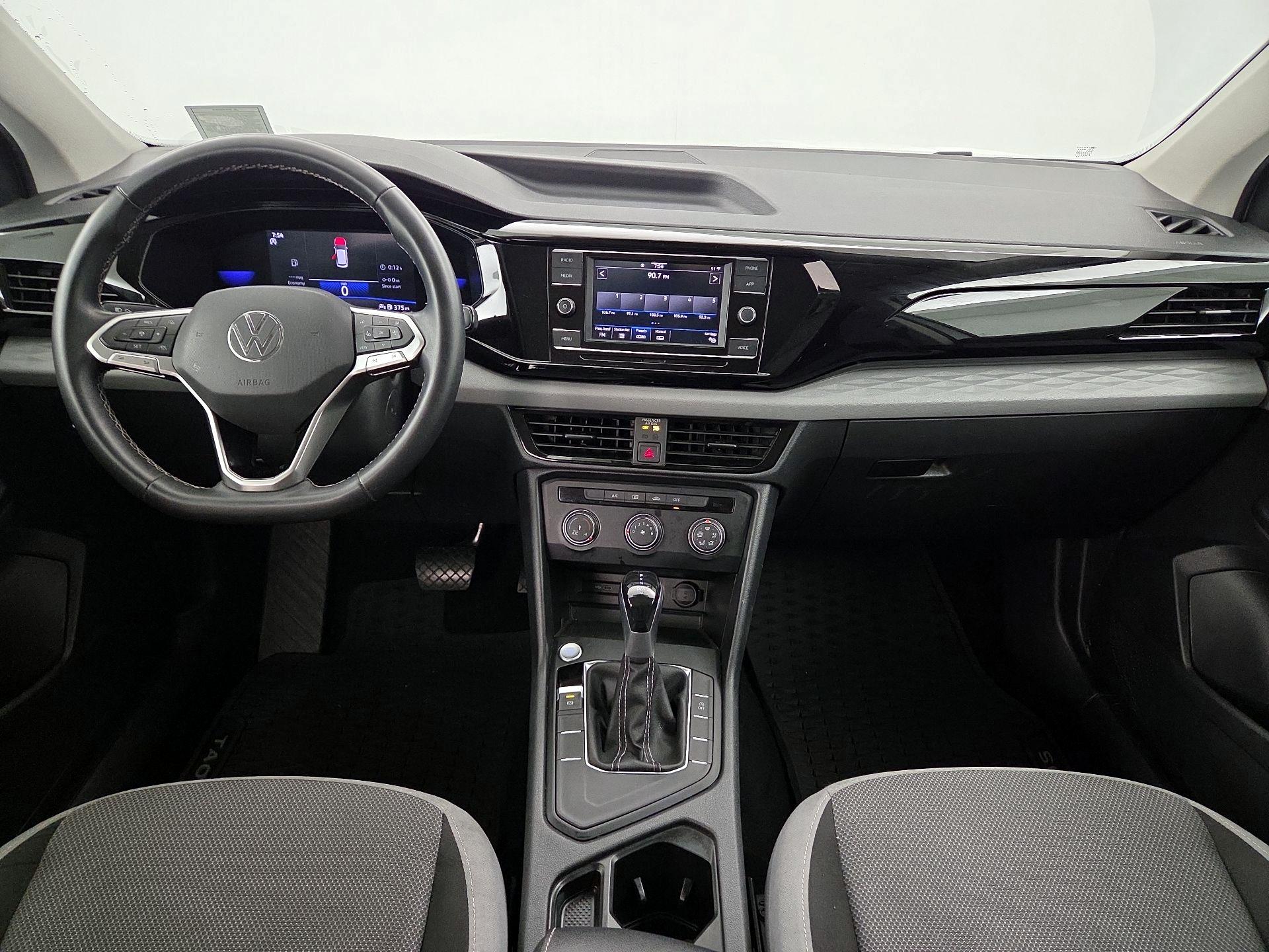 Thumbnail: 2022 Volkswagen Taos - 9