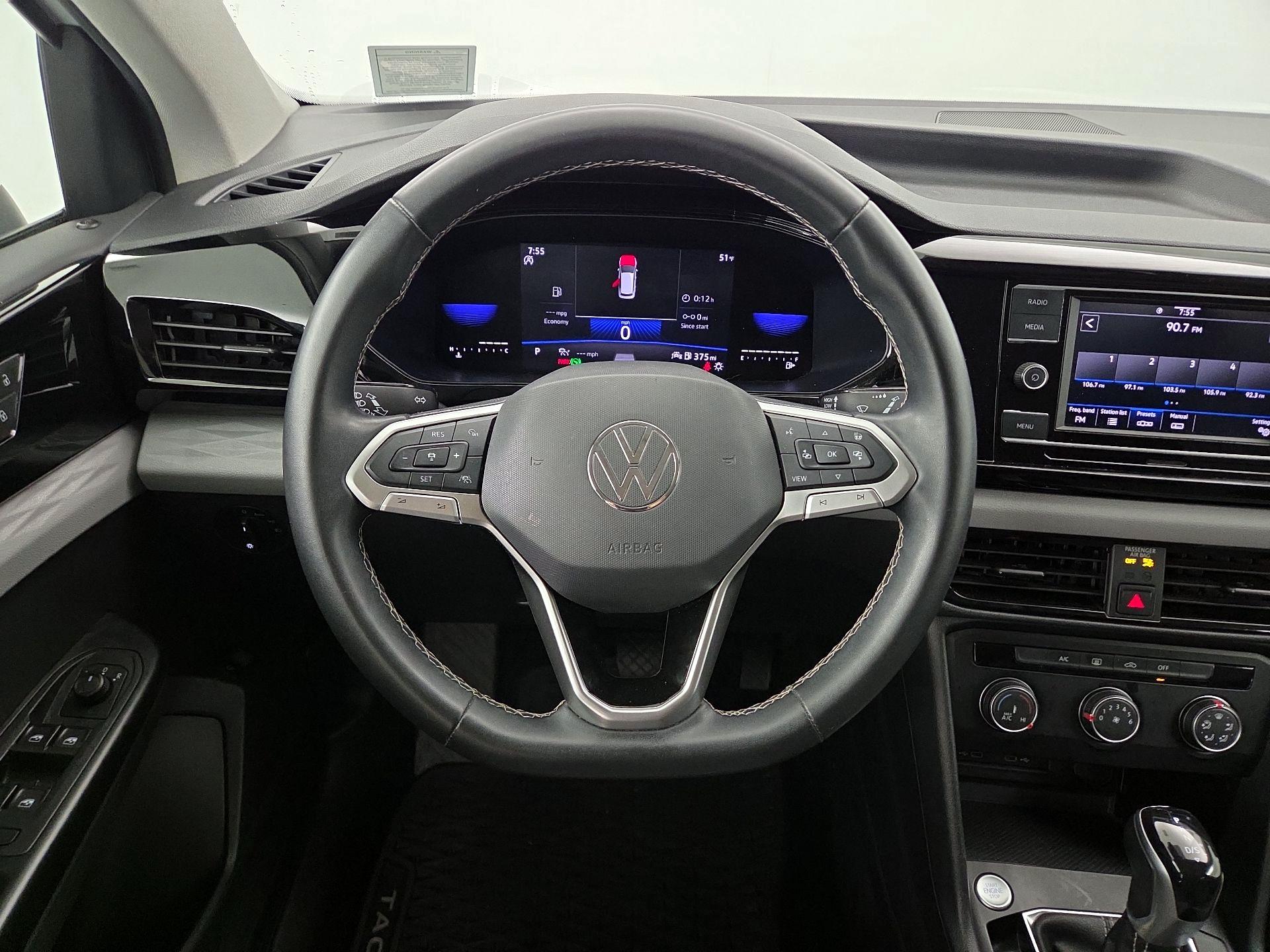 Thumbnail: 2022 Volkswagen Taos - 10