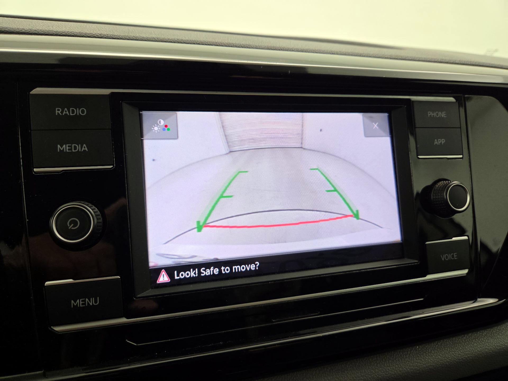 Thumbnail: 2022 Volkswagen Taos - 14