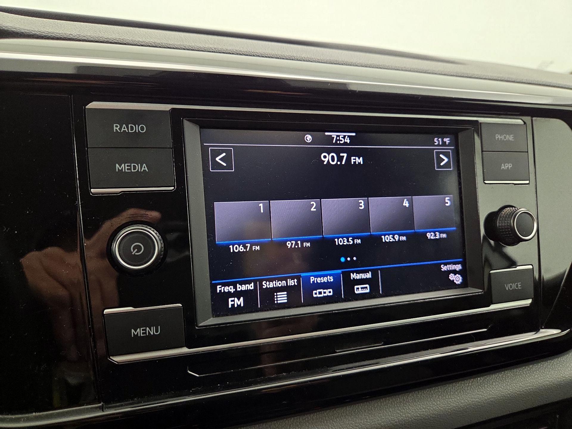 Thumbnail: 2022 Volkswagen Taos - 15