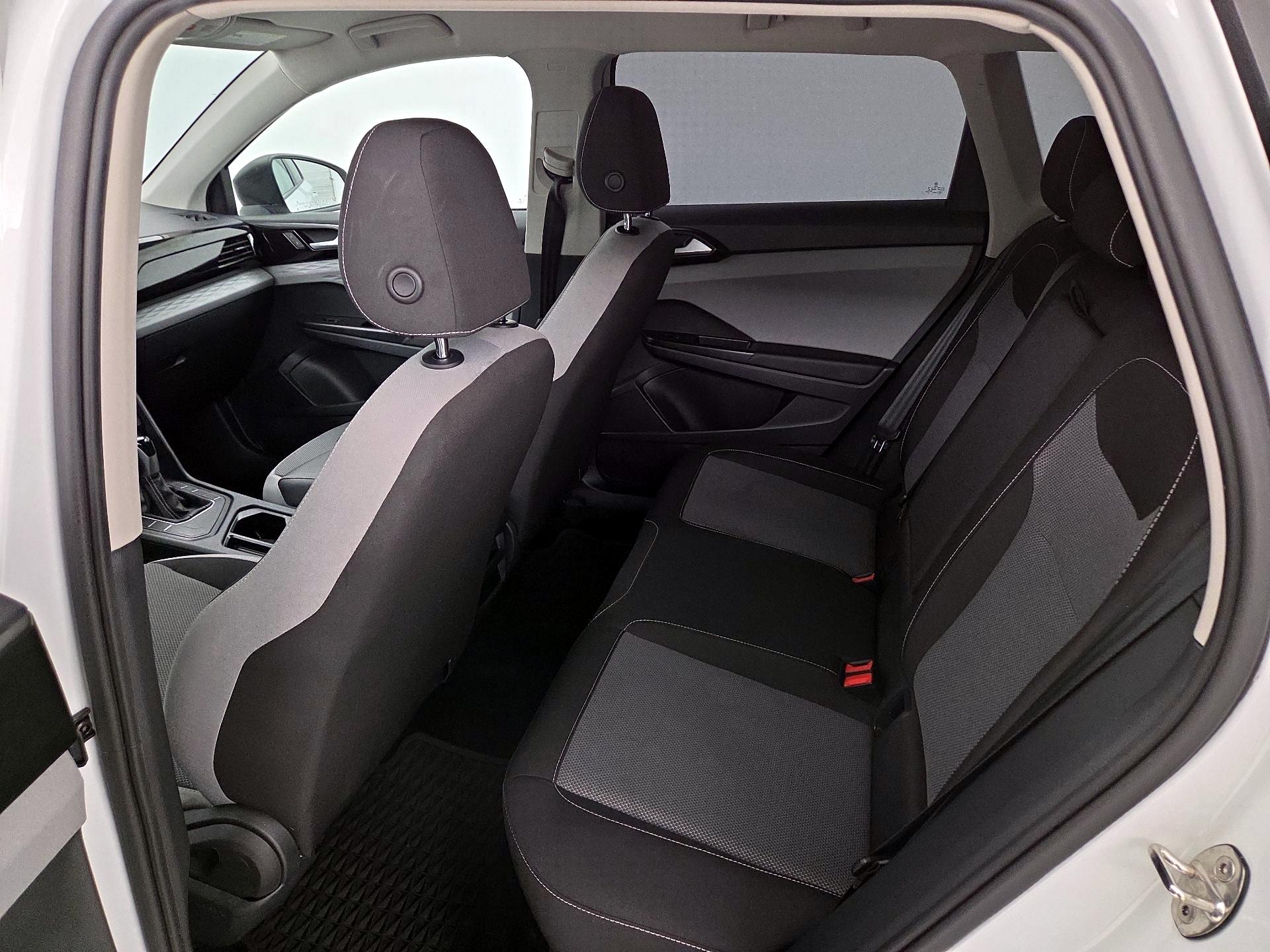 Thumbnail: 2022 Volkswagen Taos - 19