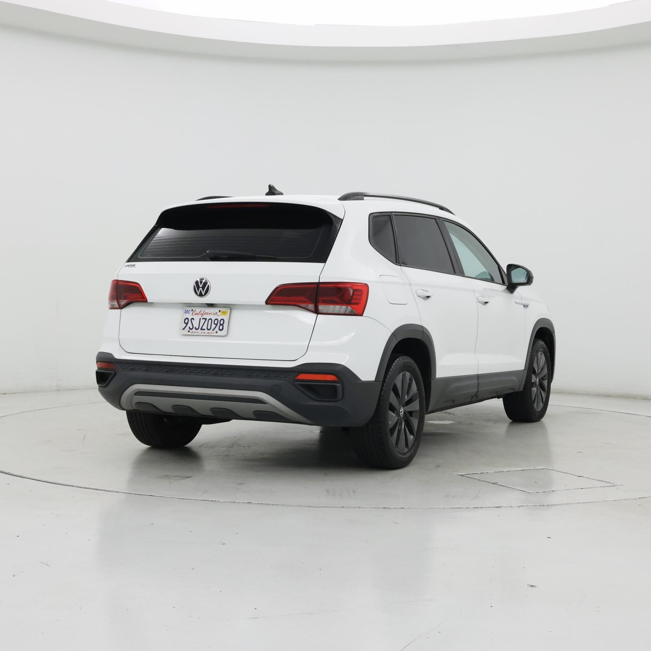 Thumbnail: 2022 Volkswagen Taos - 8