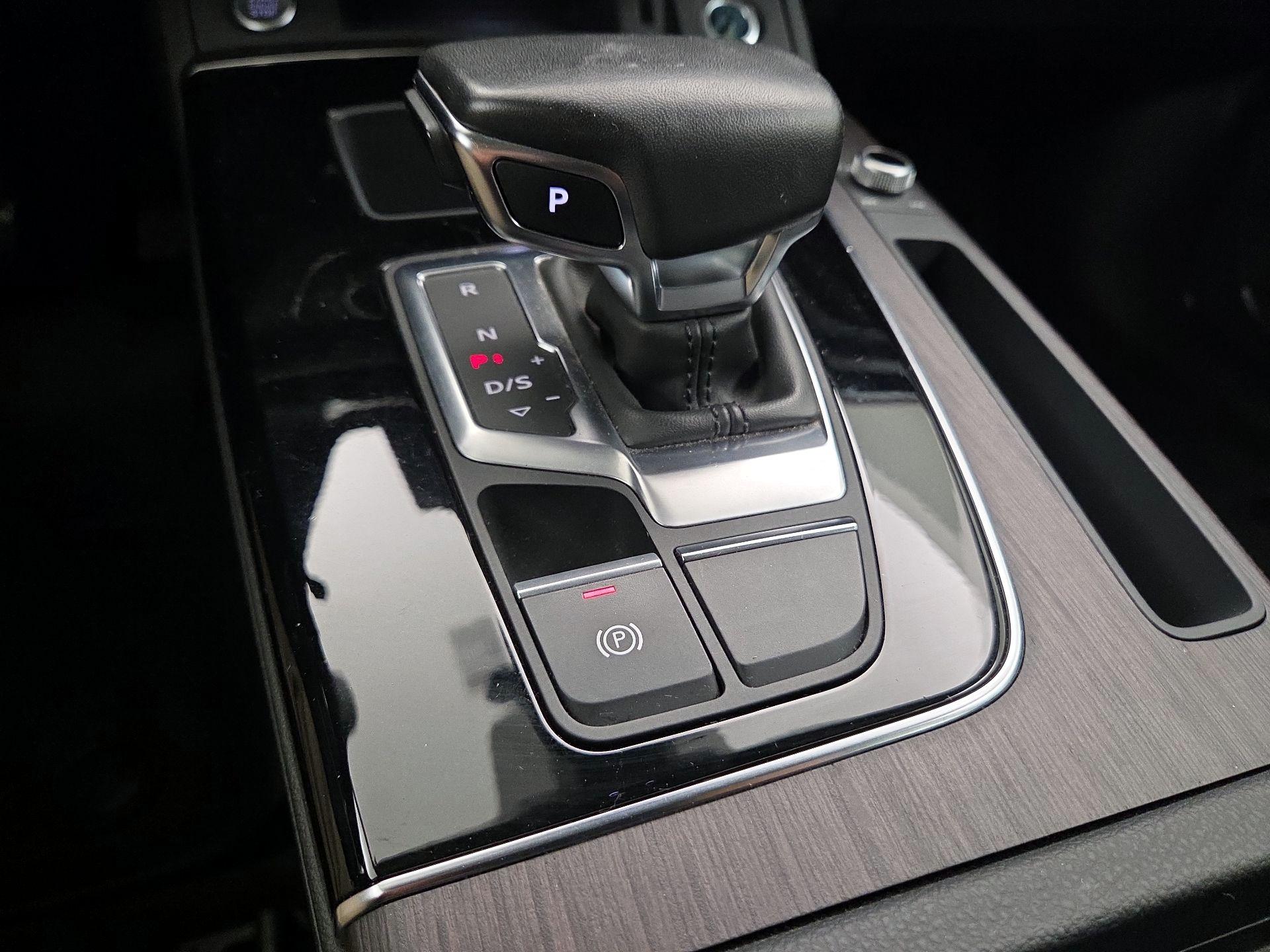 Thumbnail: 2023 Audi Q5 - 17