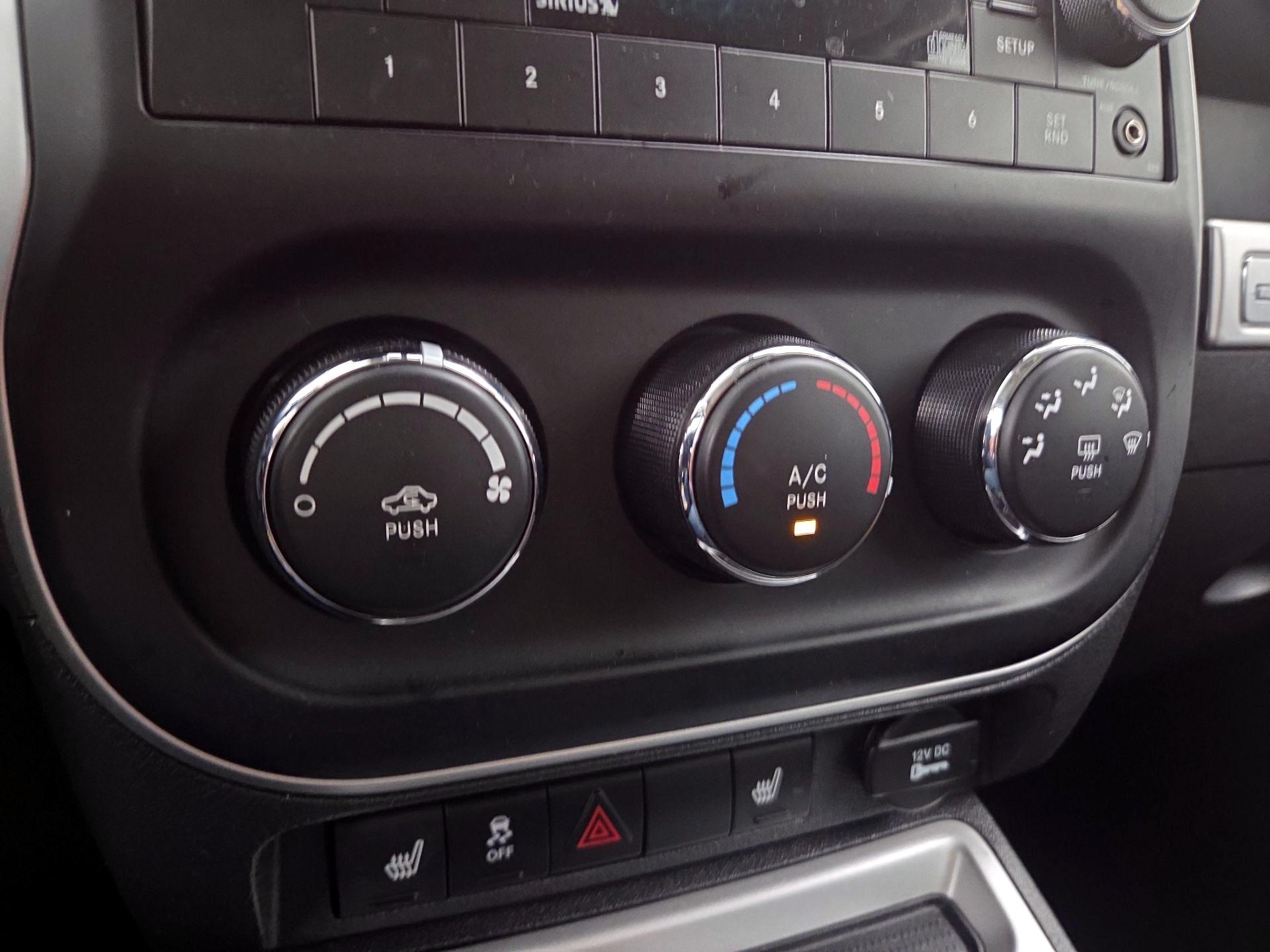 Thumbnail: 2016 Jeep Compass - 14