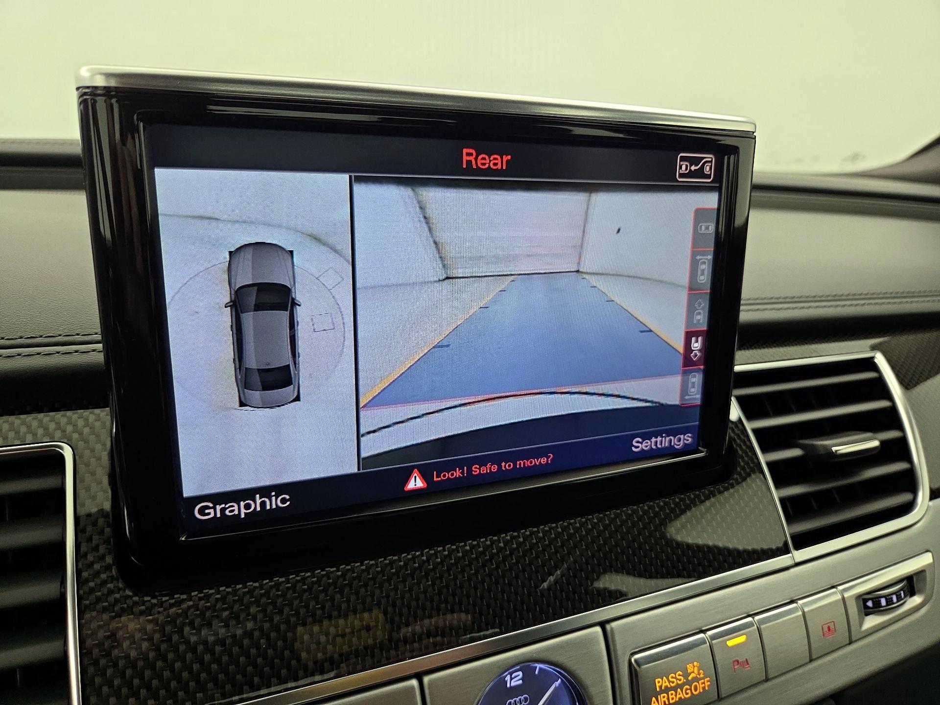 Thumbnail: 2015 Audi S8 - 15