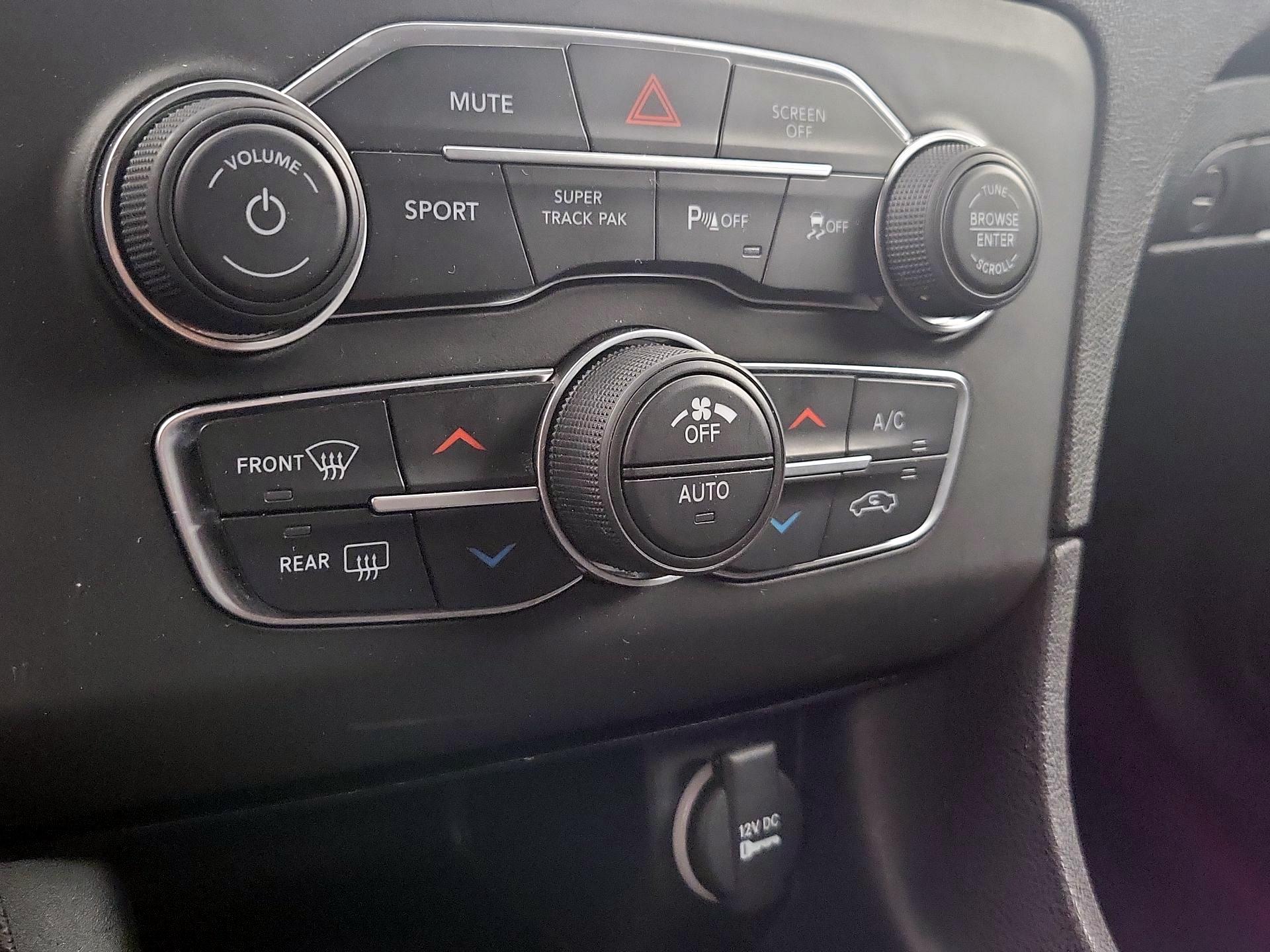 Thumbnail: 2022 Dodge Charger - 16