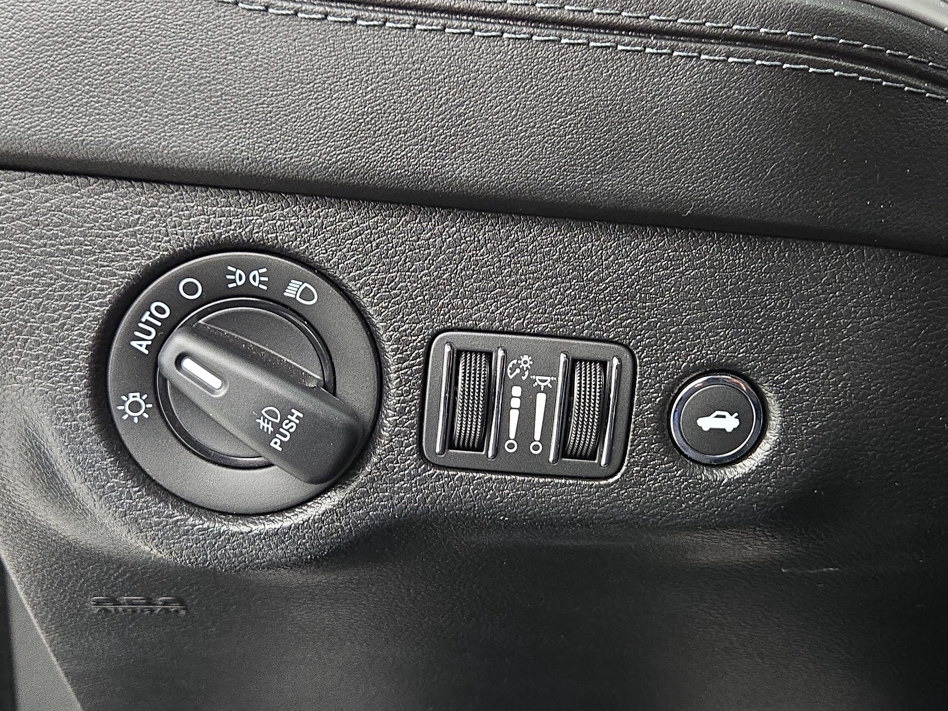 Thumbnail: 2022 Dodge Charger - 13