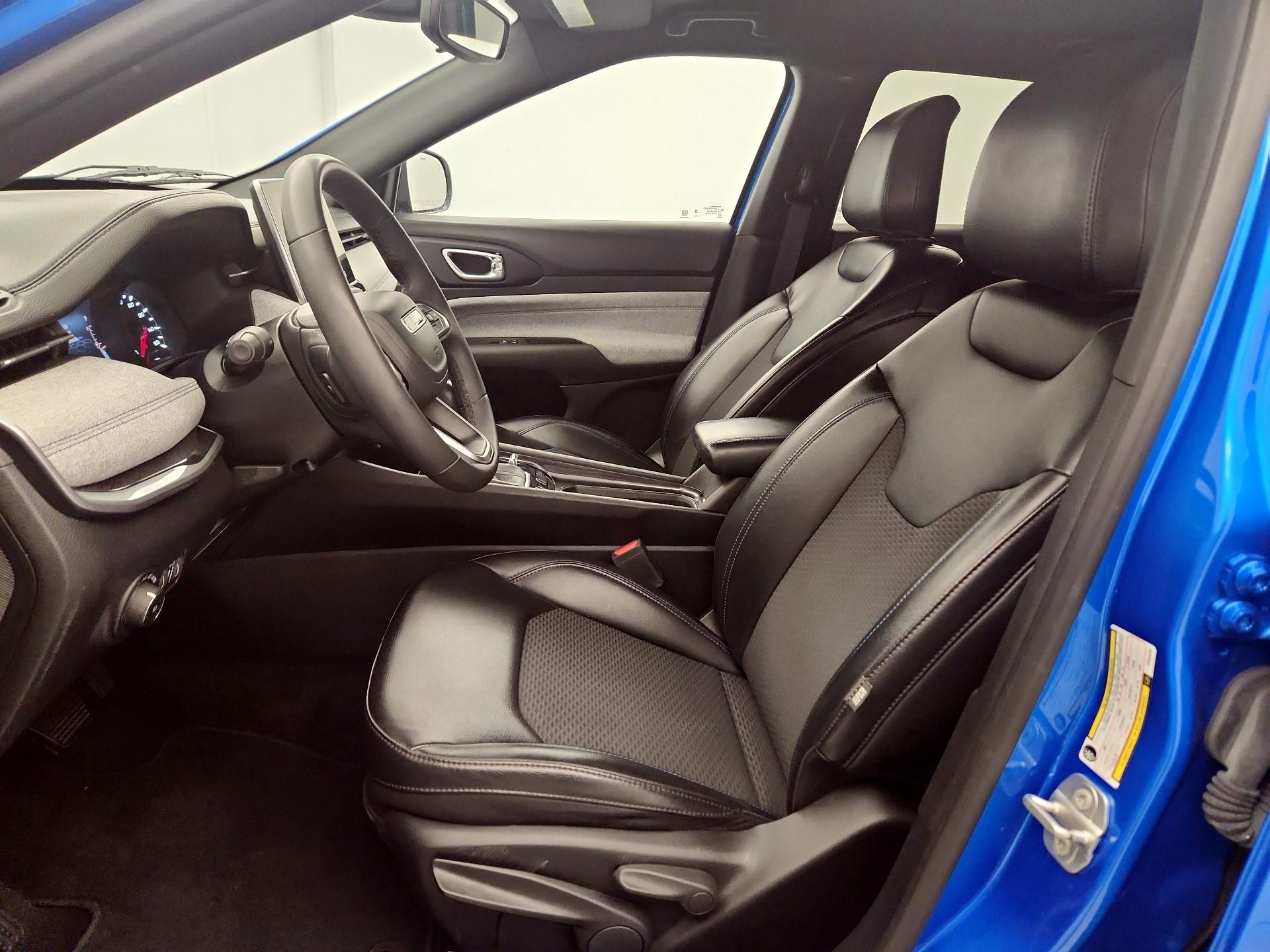 Thumbnail: 2023 Jeep Compass - 11